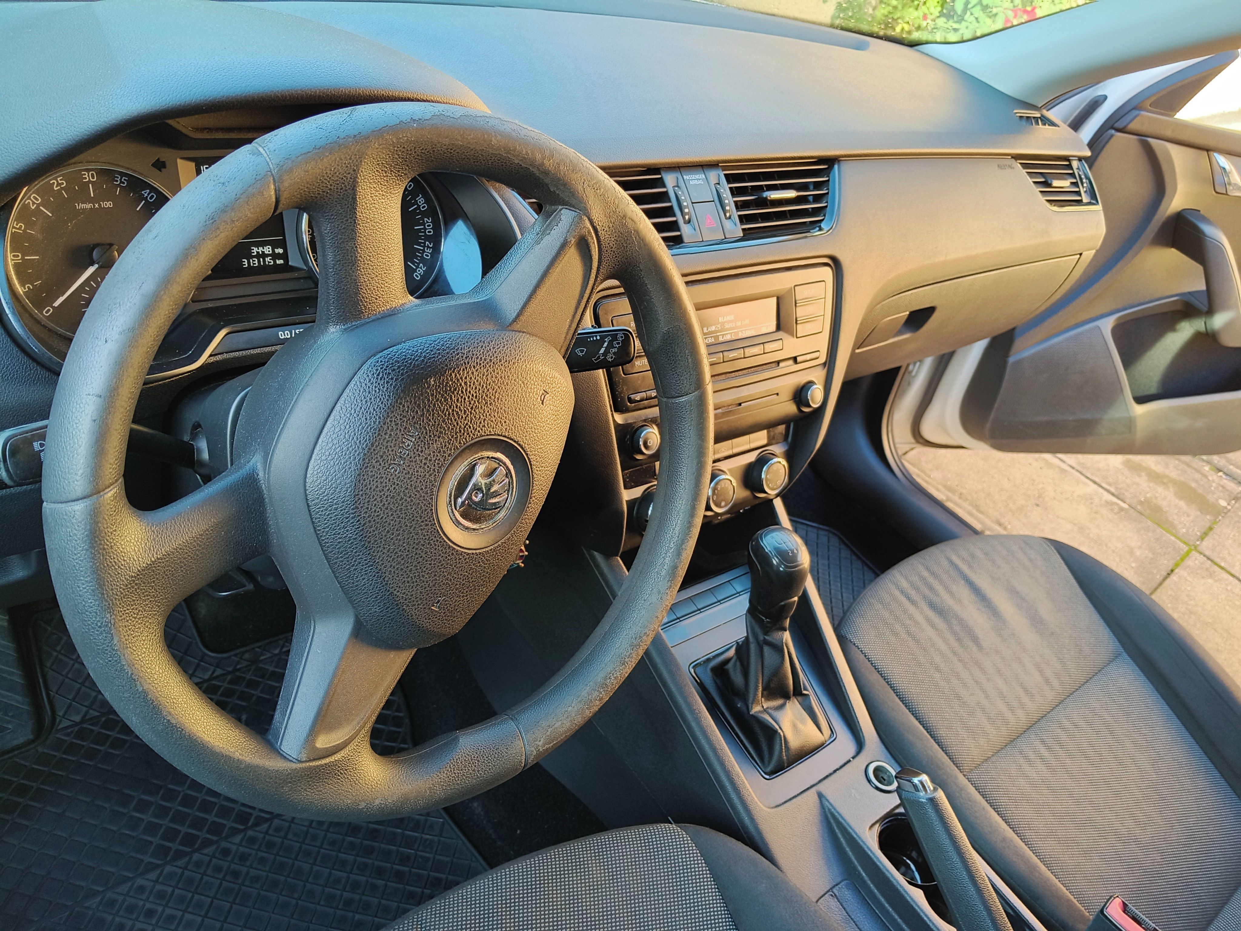 Škoda Octavia, 1.6 - fotka 3
