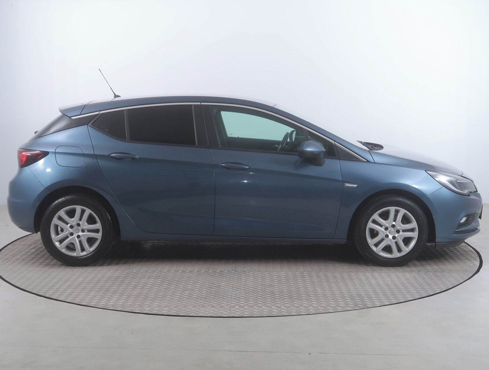 Opel Astra, 1.4 T, Serv.kniha - fotka 6