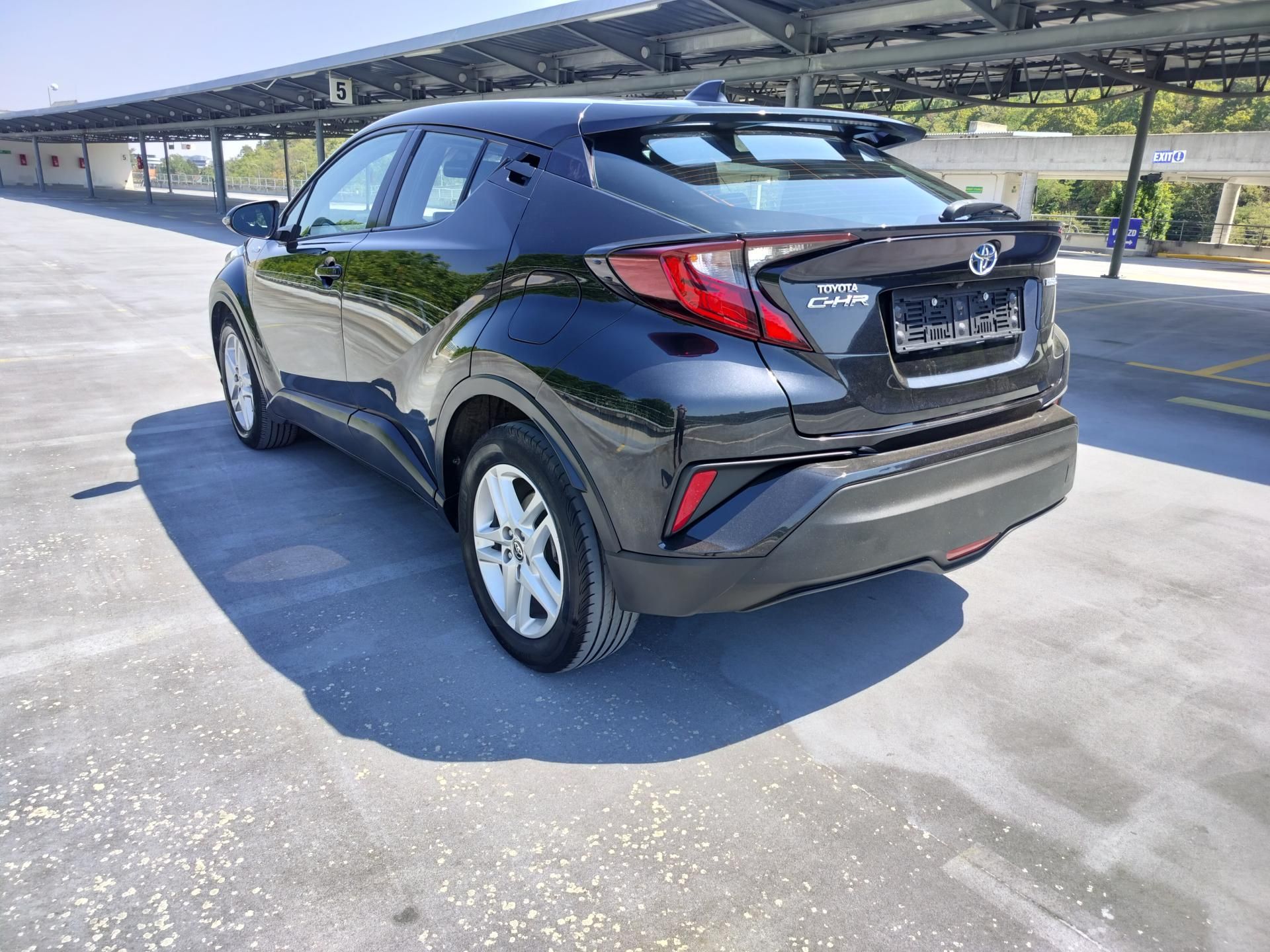 Toyota C-HR, 1.8 Hybrid - fotka 5