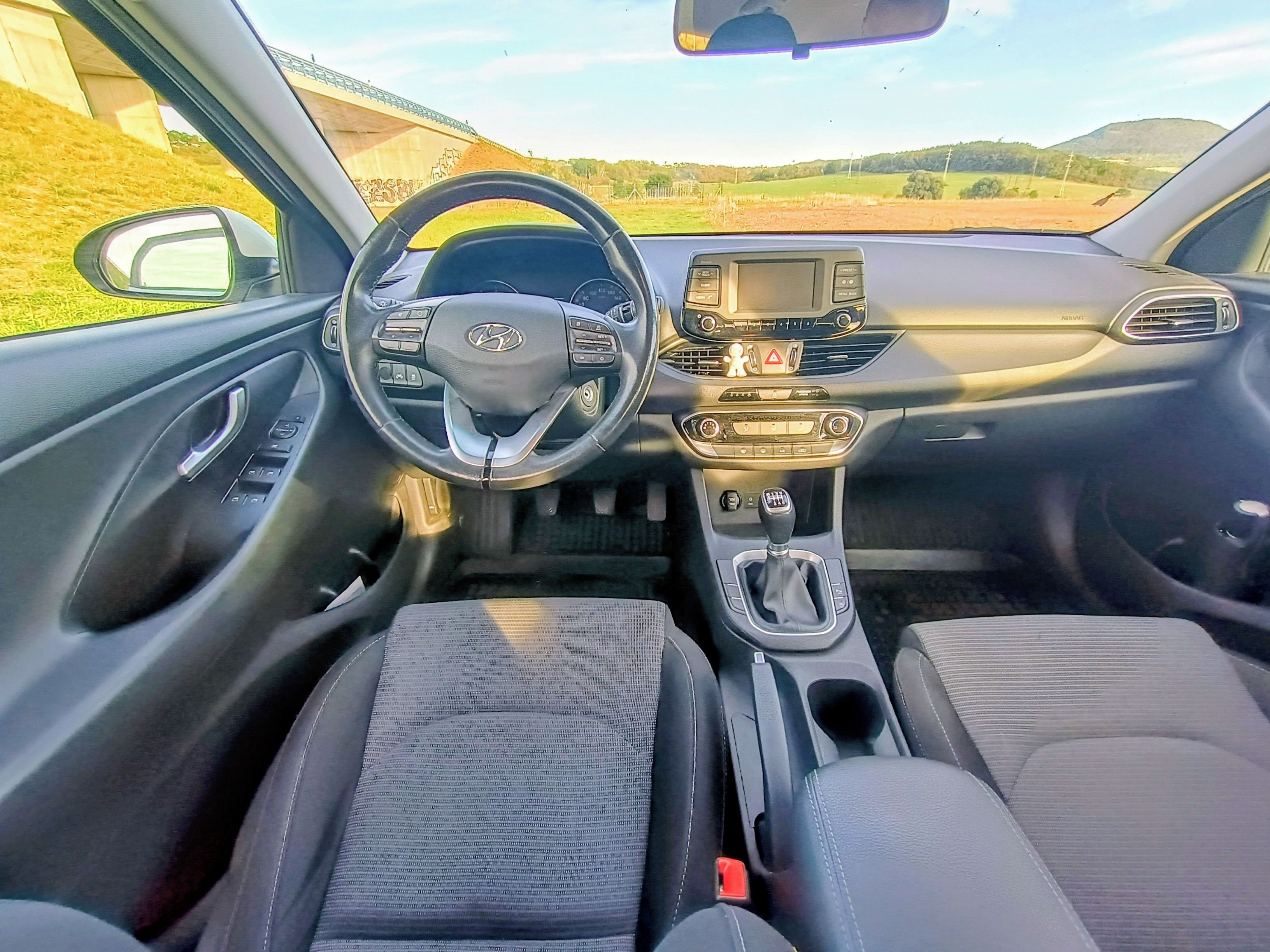 Hyundai i30, 1.0 T-GDI, 2. maj. - fotka 4