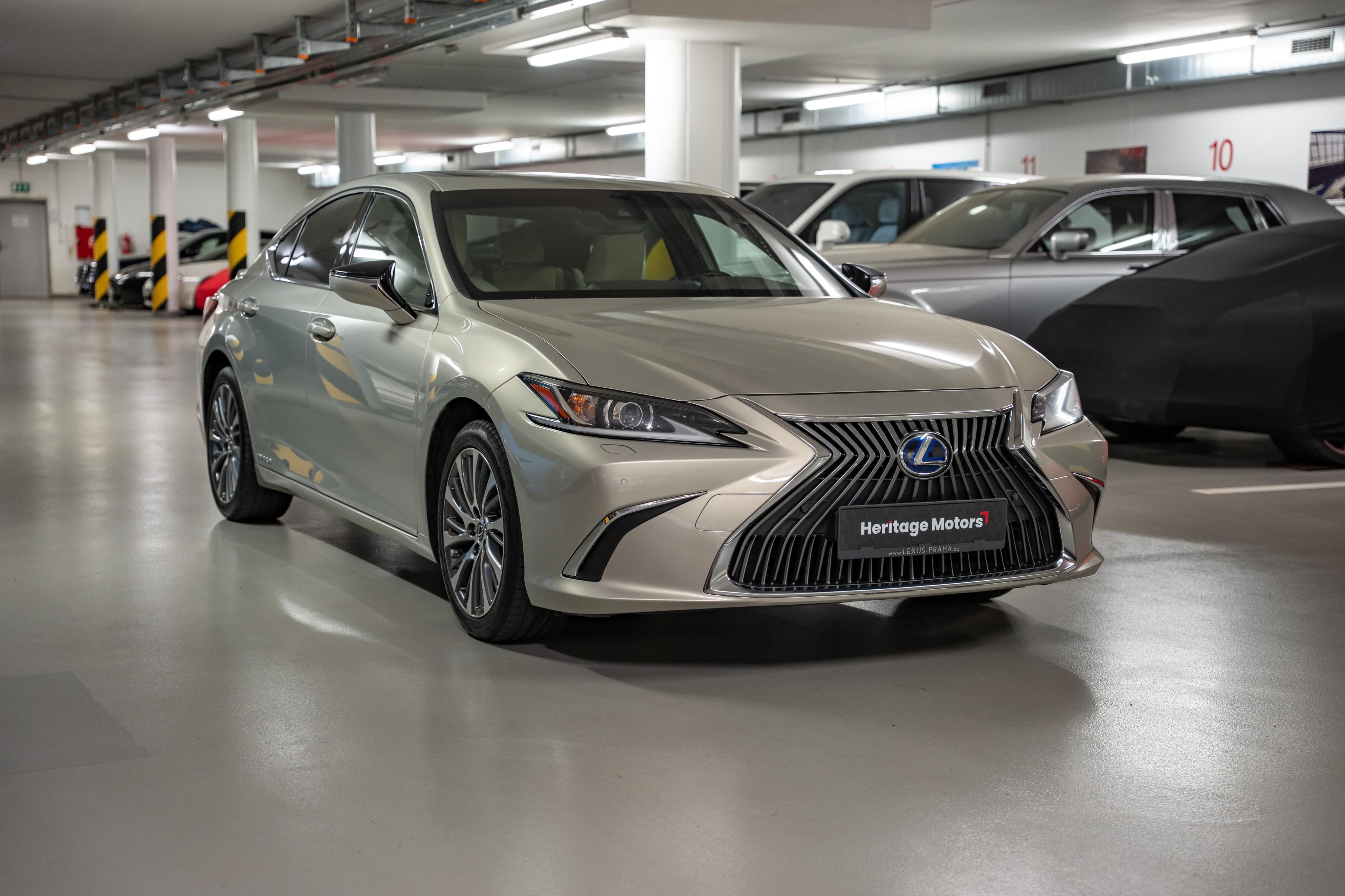 Lexus ES, 300h Luxury Hybrid, LED, DPH - fotka 4
