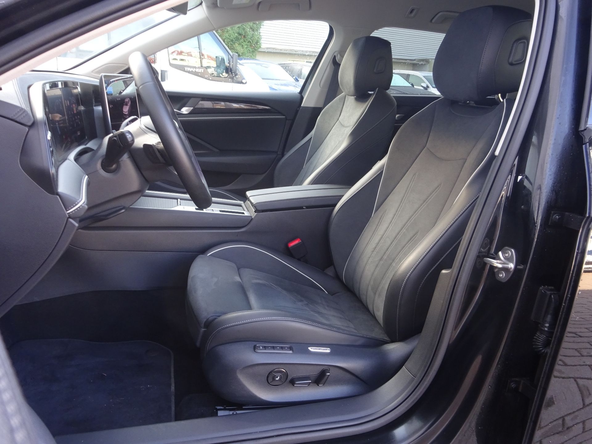 Volkswagen Passat, 2,0TDi /110kW DSG Business - fotka 6