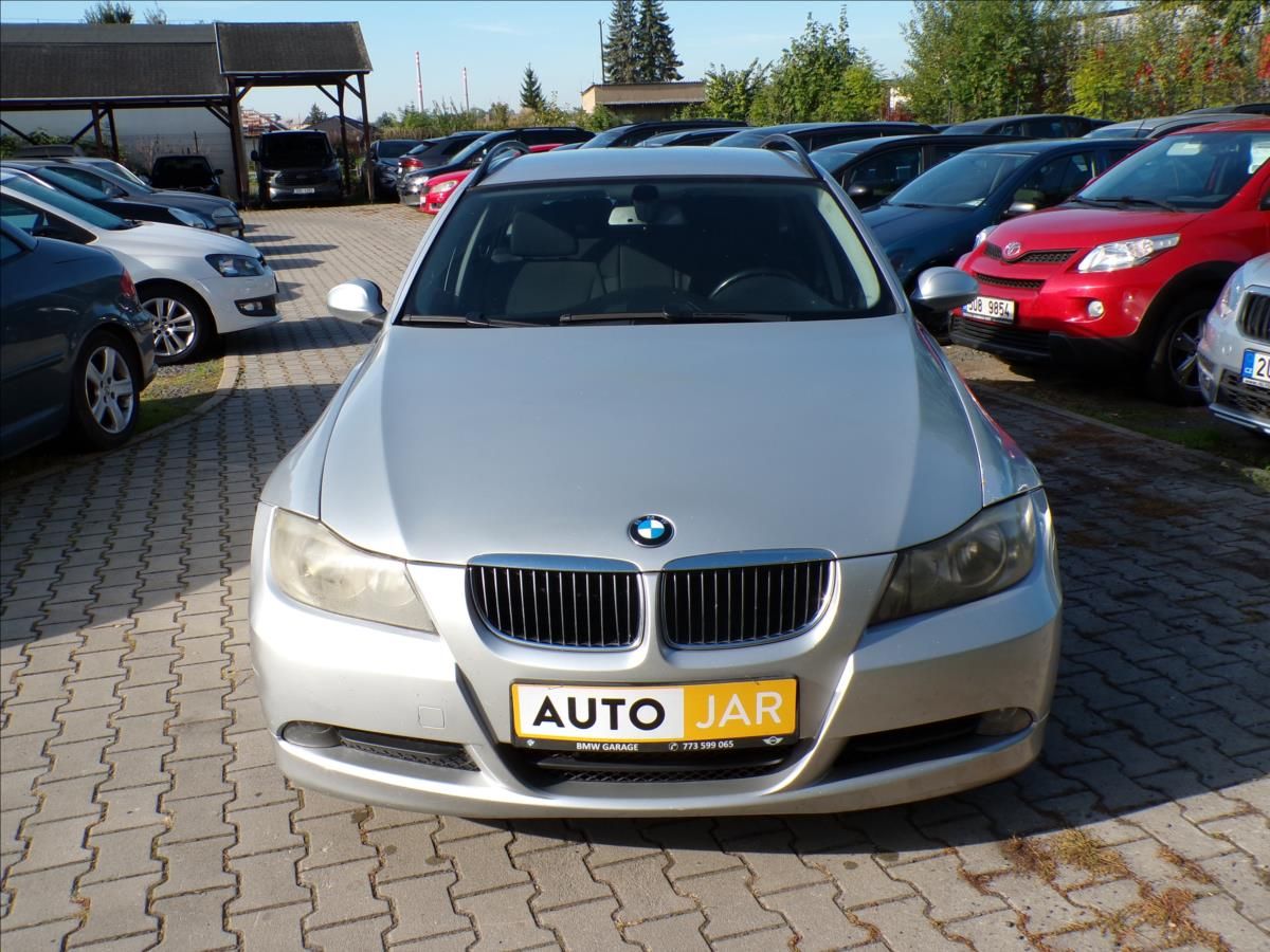 BMW Řada 3, 2,0 318D  KLIMATIZACE - fotka 2