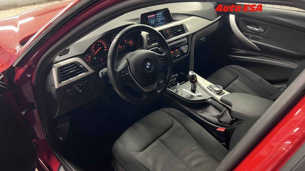 BMW Řada 3, 320i - fotka 3