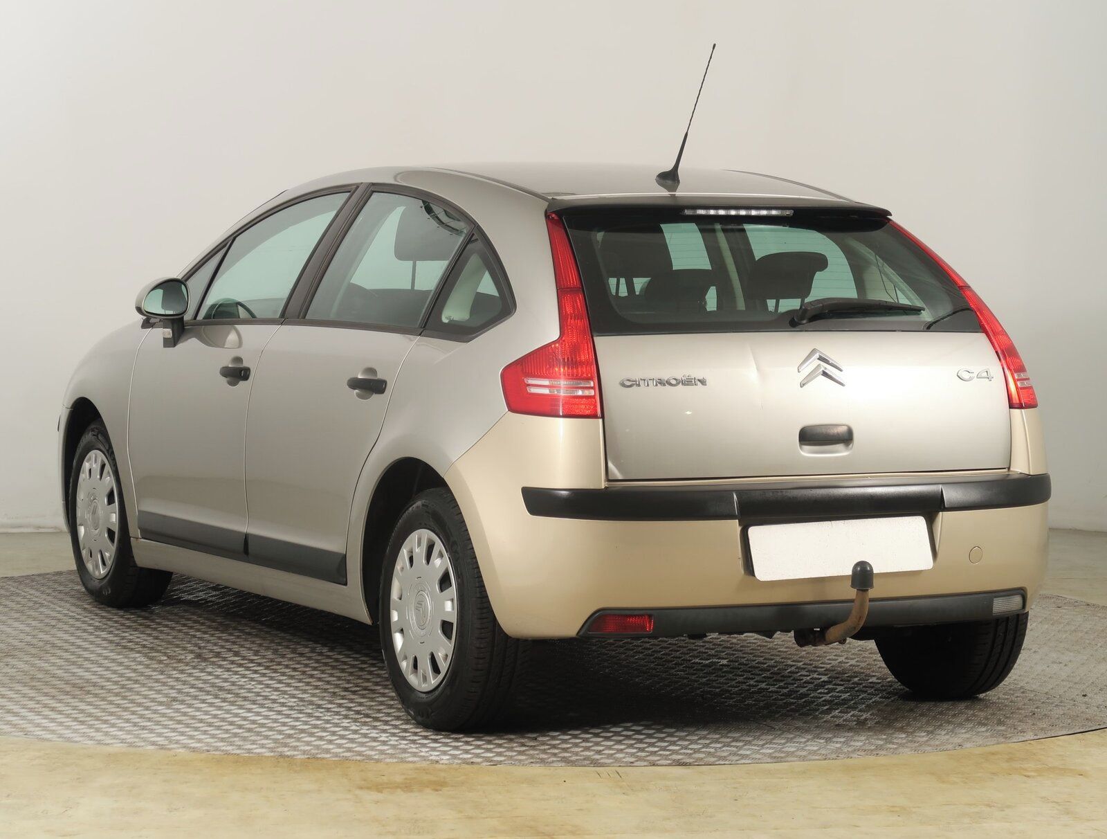 Citroën C4, 1.4 16V, po STK - fotka 4