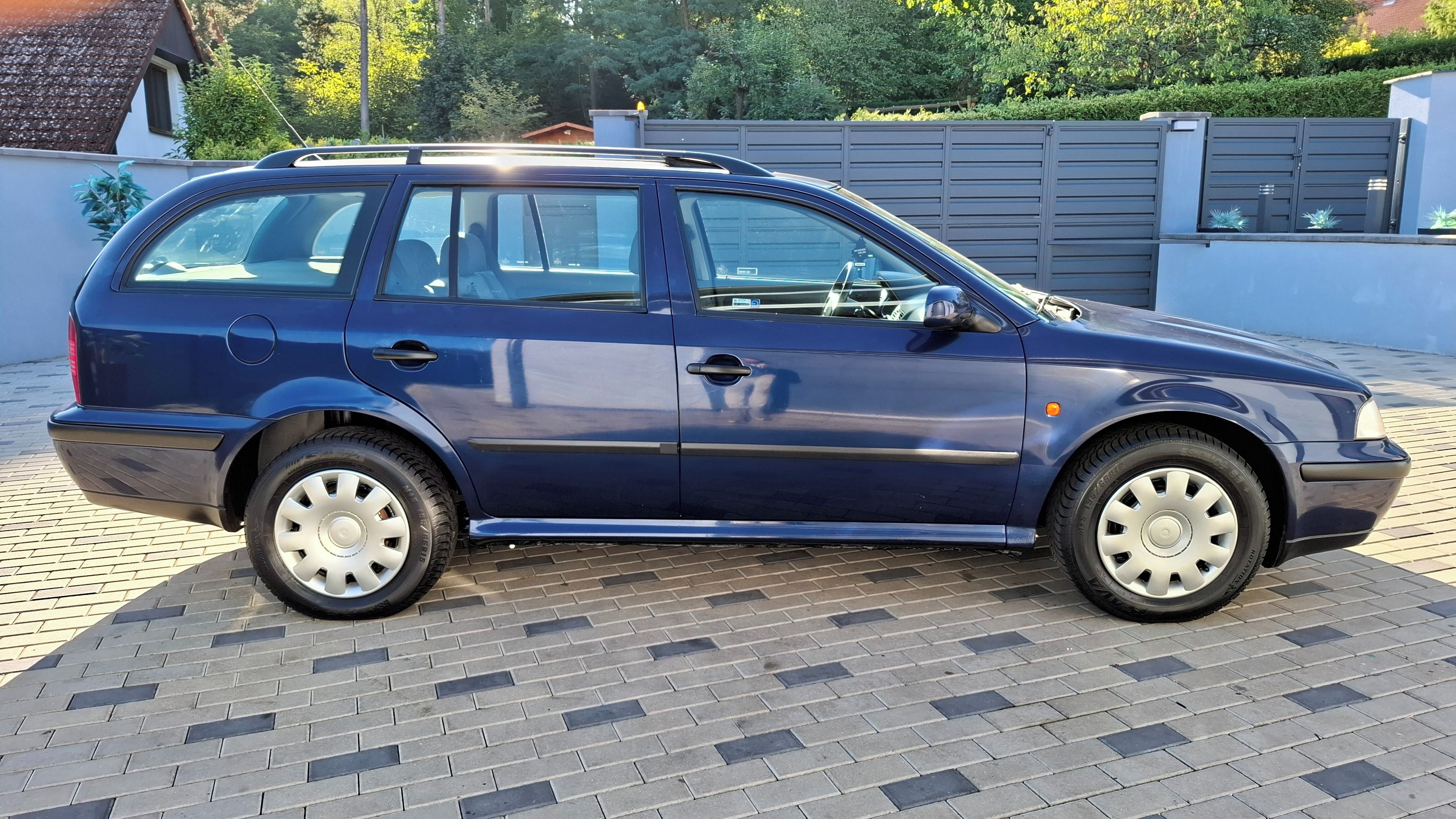 Škoda Octavia, 1,6i SR - 74kw. JEZDÍ HEZKY - fotka 4