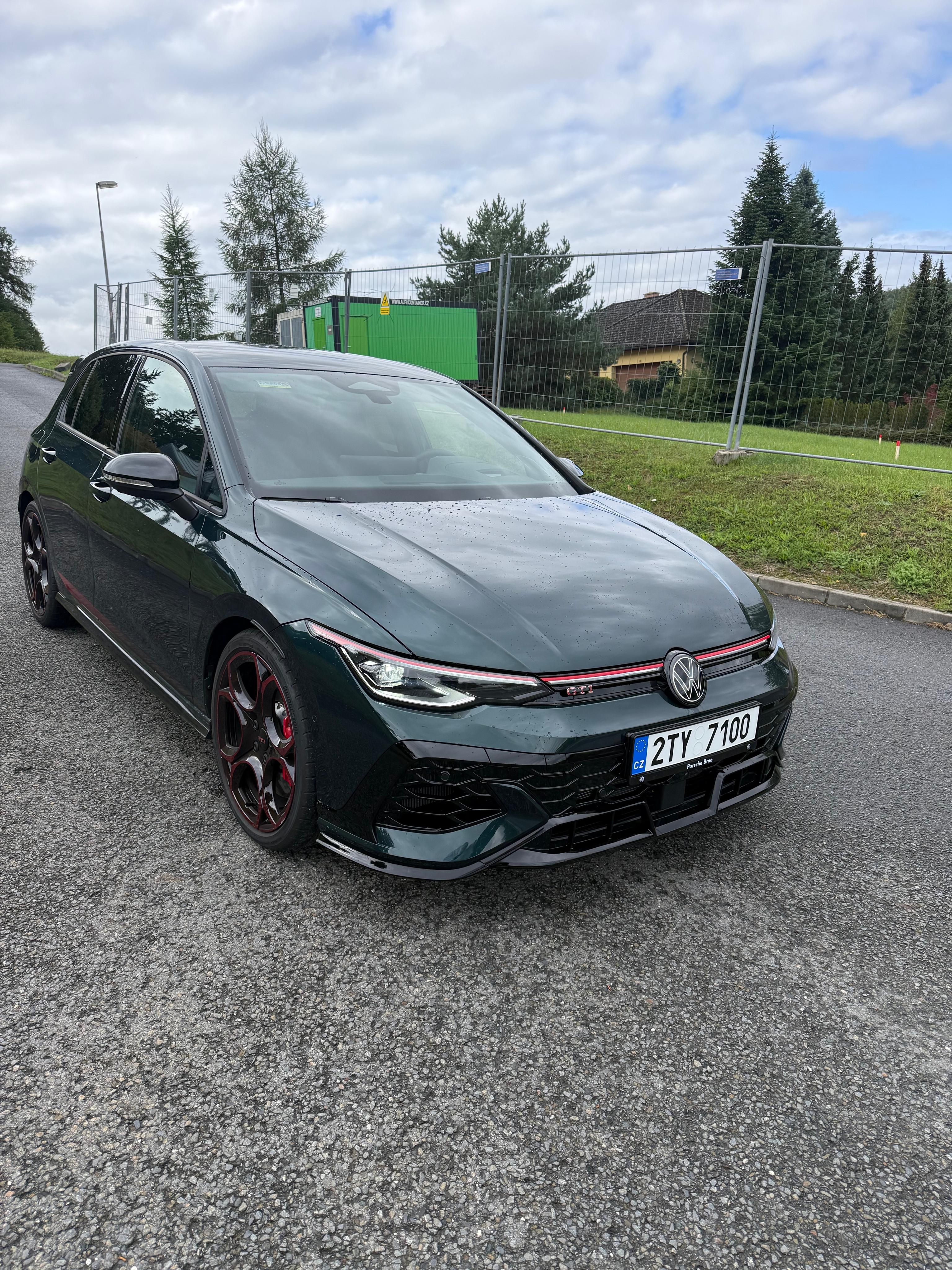 Volkswagen Golf, GTI EDITION 50, 2,0 TSI 239 kW - fotka 6