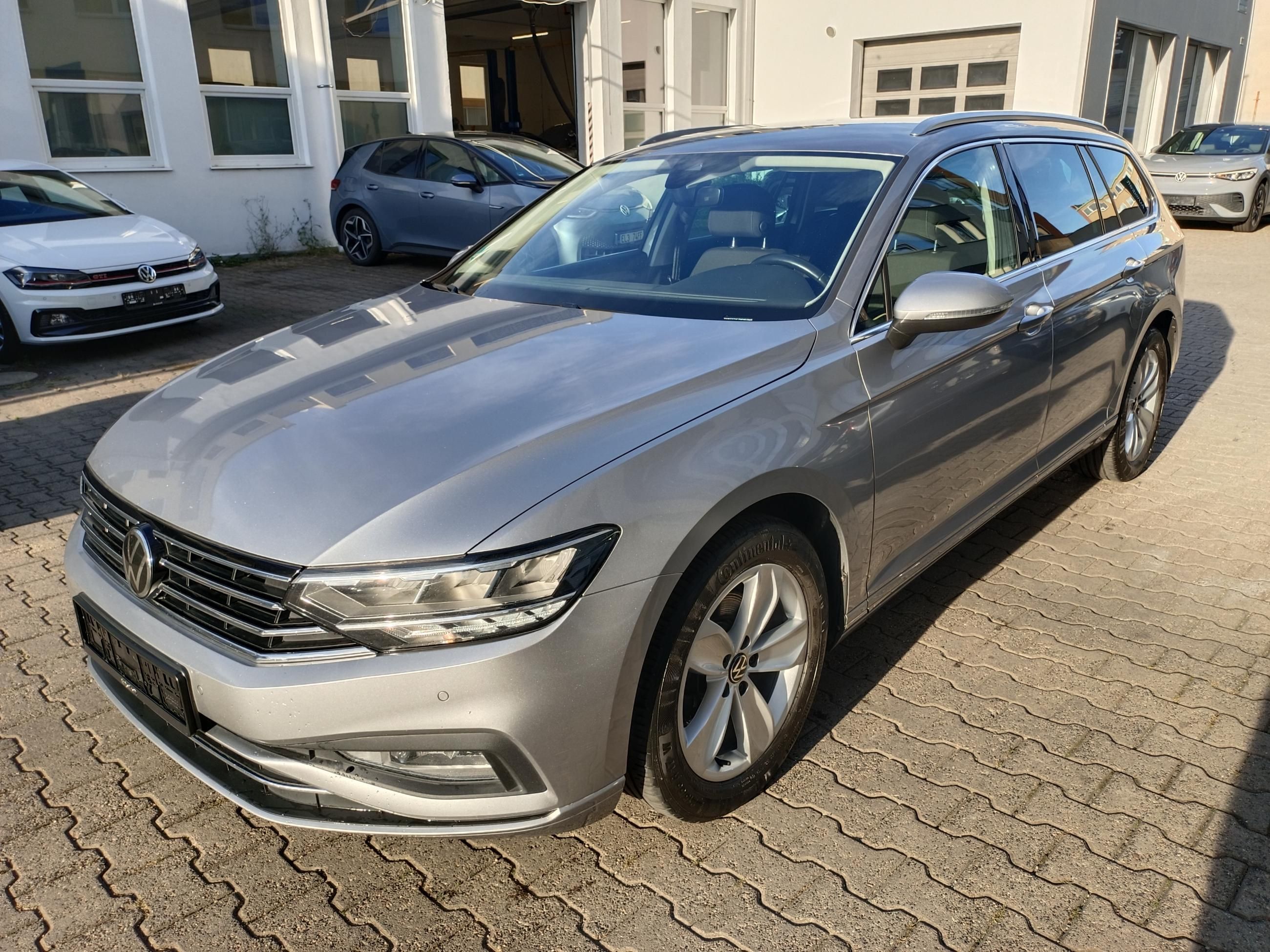 Volkswagen Passat Variant, 2.0 TDI 147kW DSG / Tažné - fotka 3