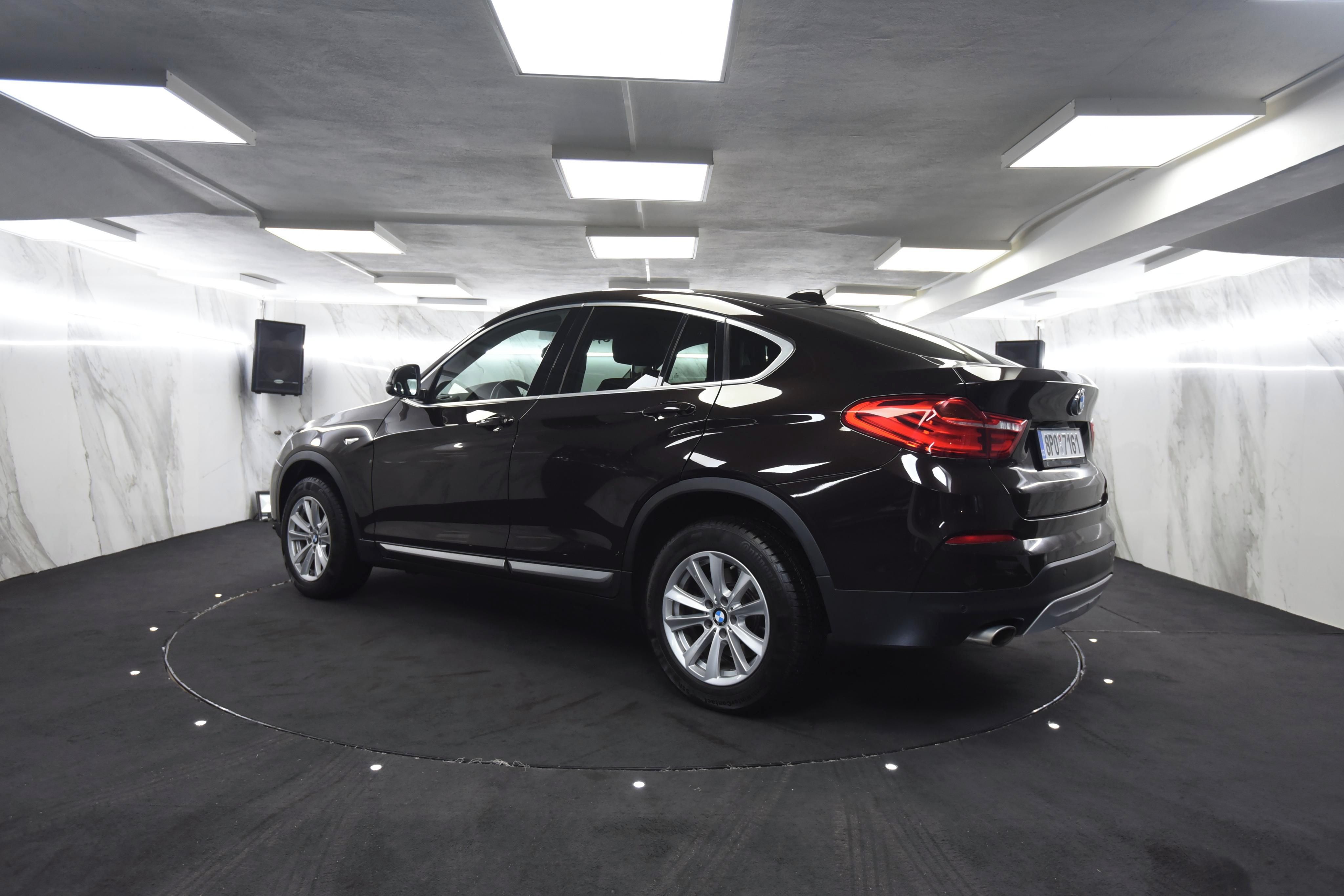 BMW X4, X4 XDRIVE 20D - Servisováno - fotka 5