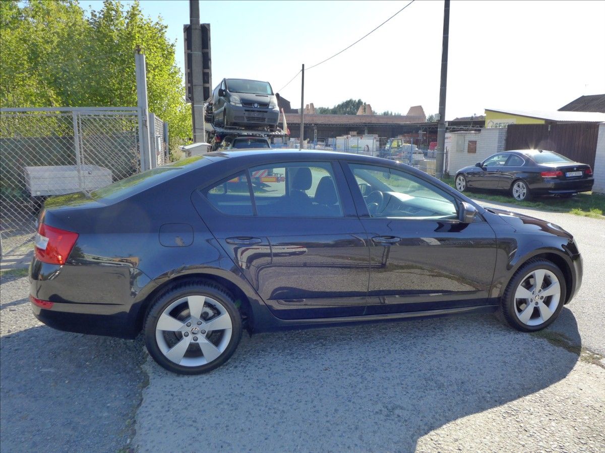 Škoda Octavia, 2,0 TDI  110KW, 1.MAJITEL - fotka 5