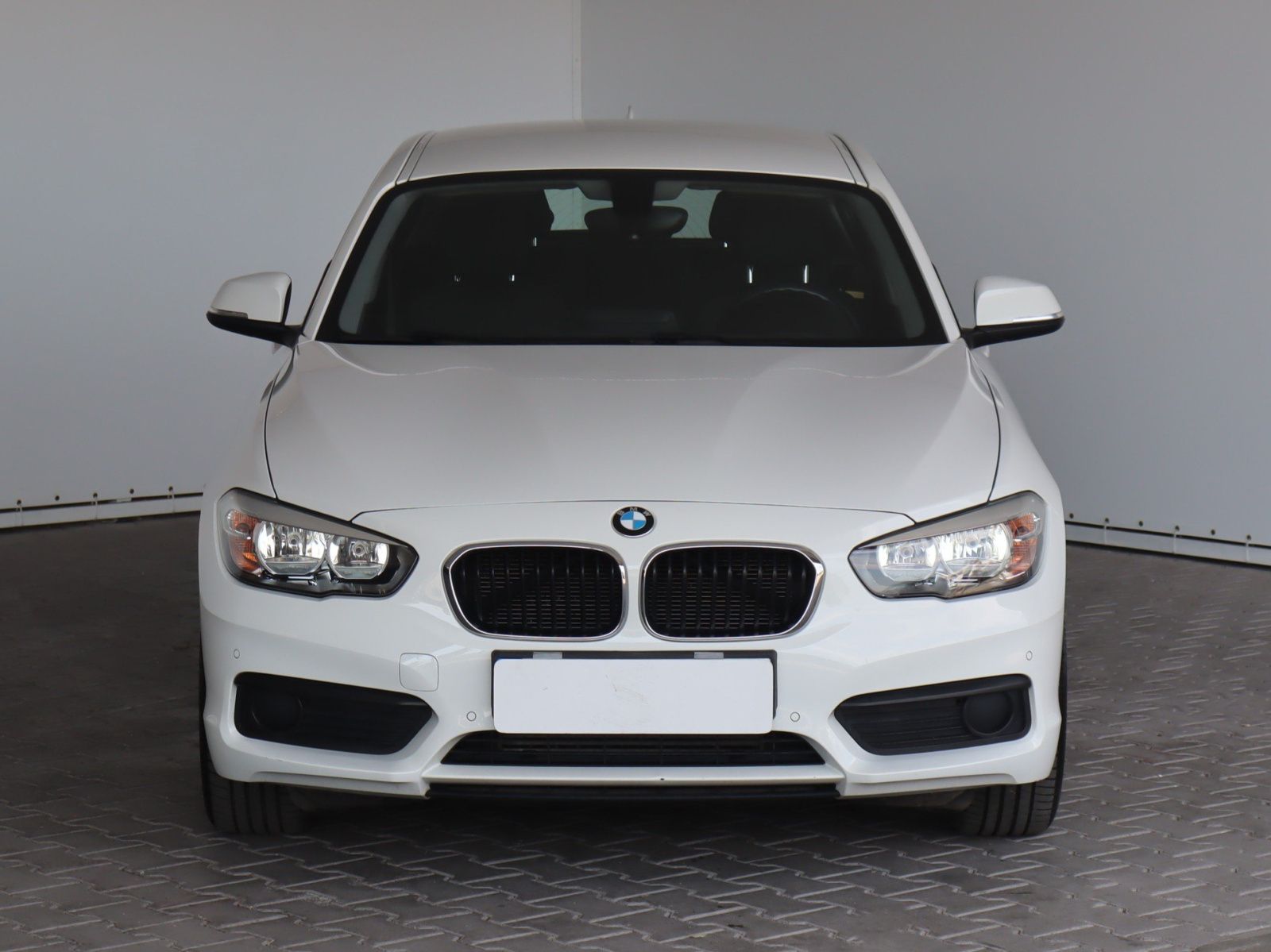BMW Řada 1, 116i, Serv.kniha - fotka 2