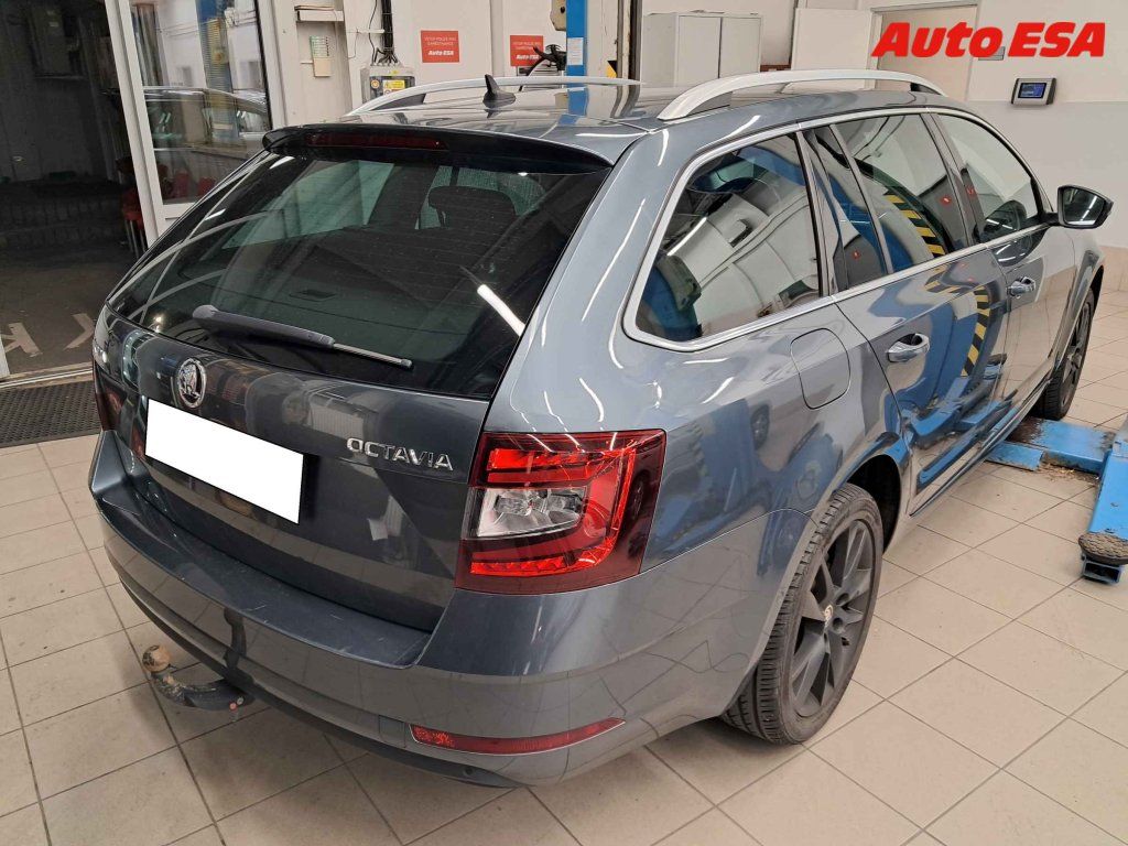 Škoda Octavia, 2.0 TDI - fotka 2