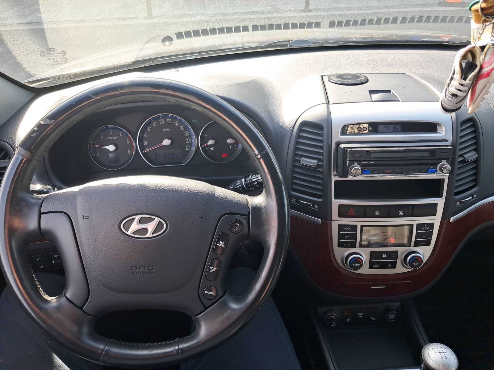 Hyundai Santa Fe, 2.2 CRDi, 4X4, Kožené sedačky - fotka 3
