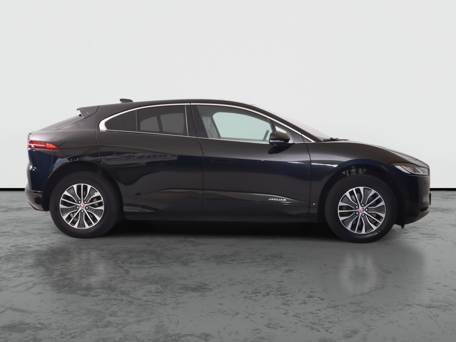 Jaguar I-Pace, EV400, SoH 86%, 4X4, Automat - fotka 6