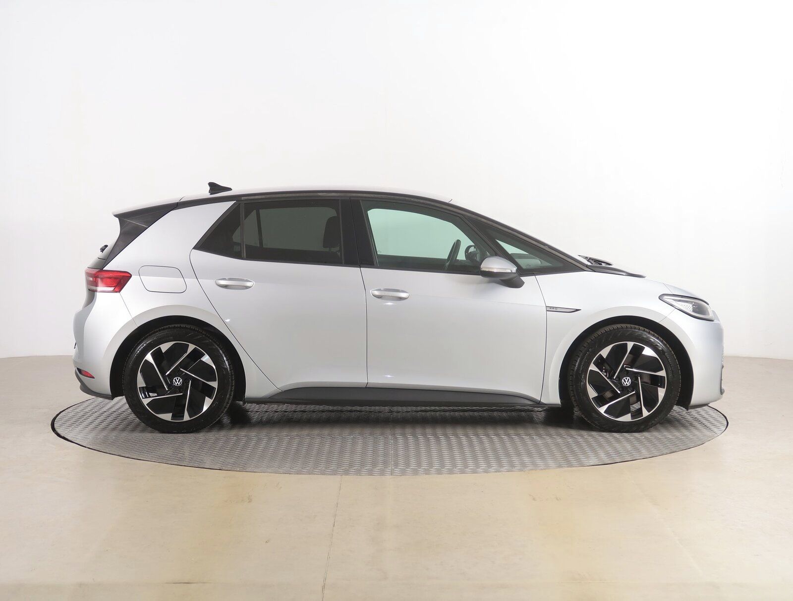 Volkswagen ID.3, Pro Perf. (62 kWh), SoH 92% - fotka 6