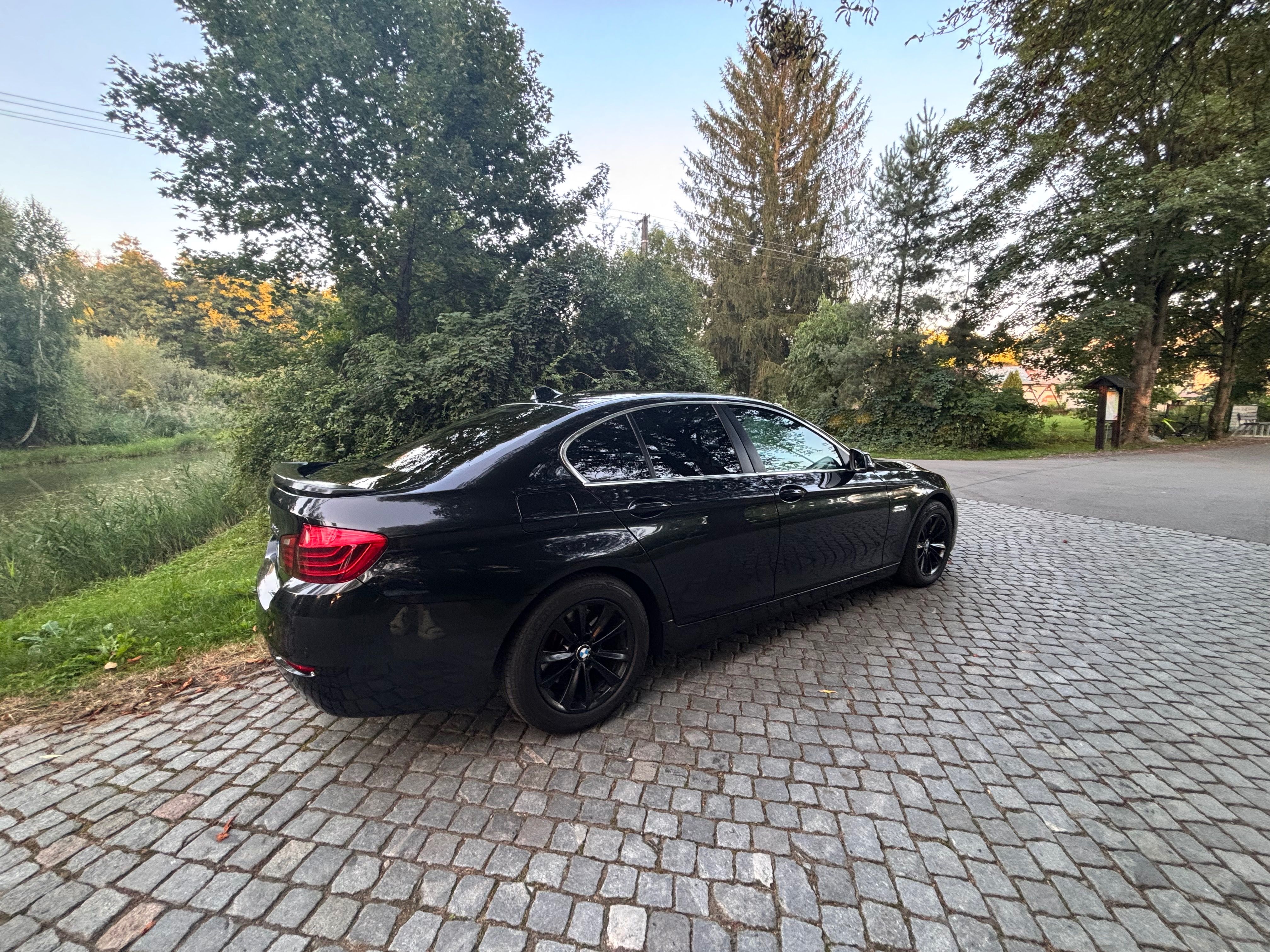 BMW Řada 5, 2.0 TDI - fotka 4