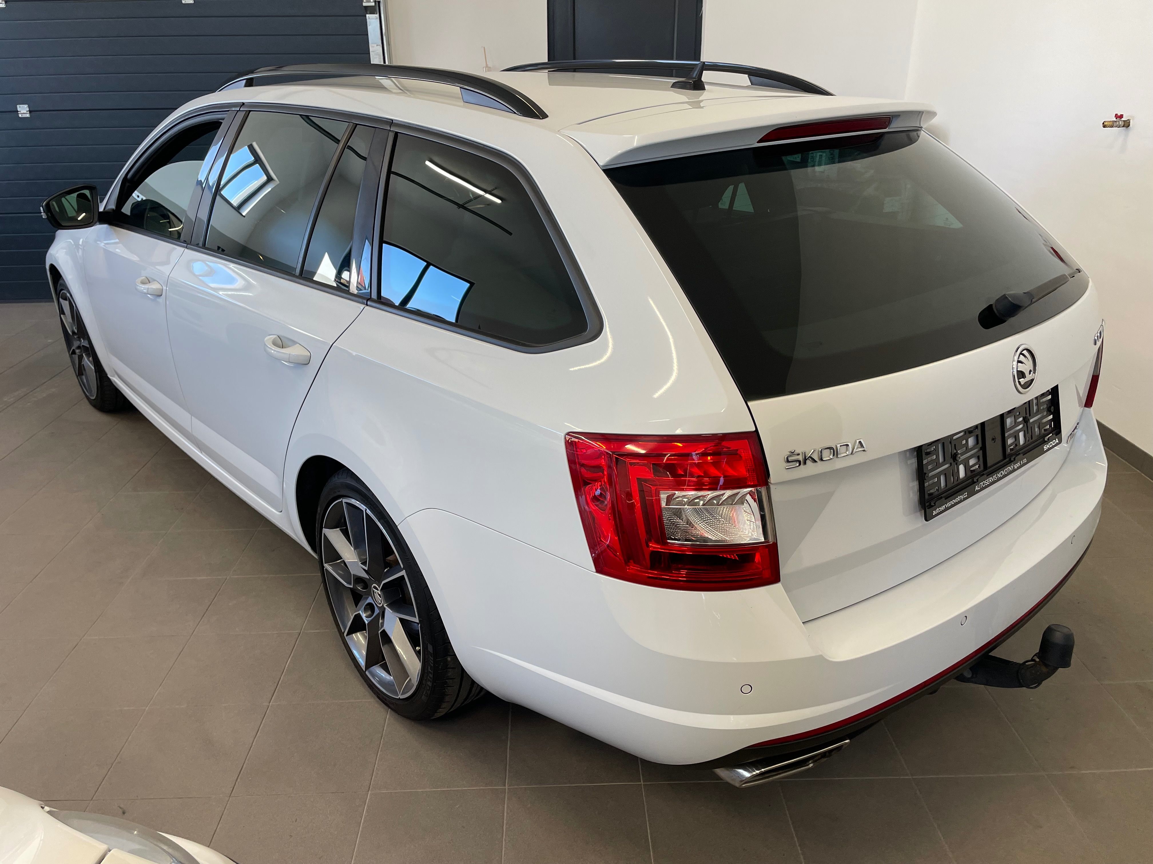 Škoda Octavia, RS 2,0 TSI 162 KW TOP STAV - fotka 2