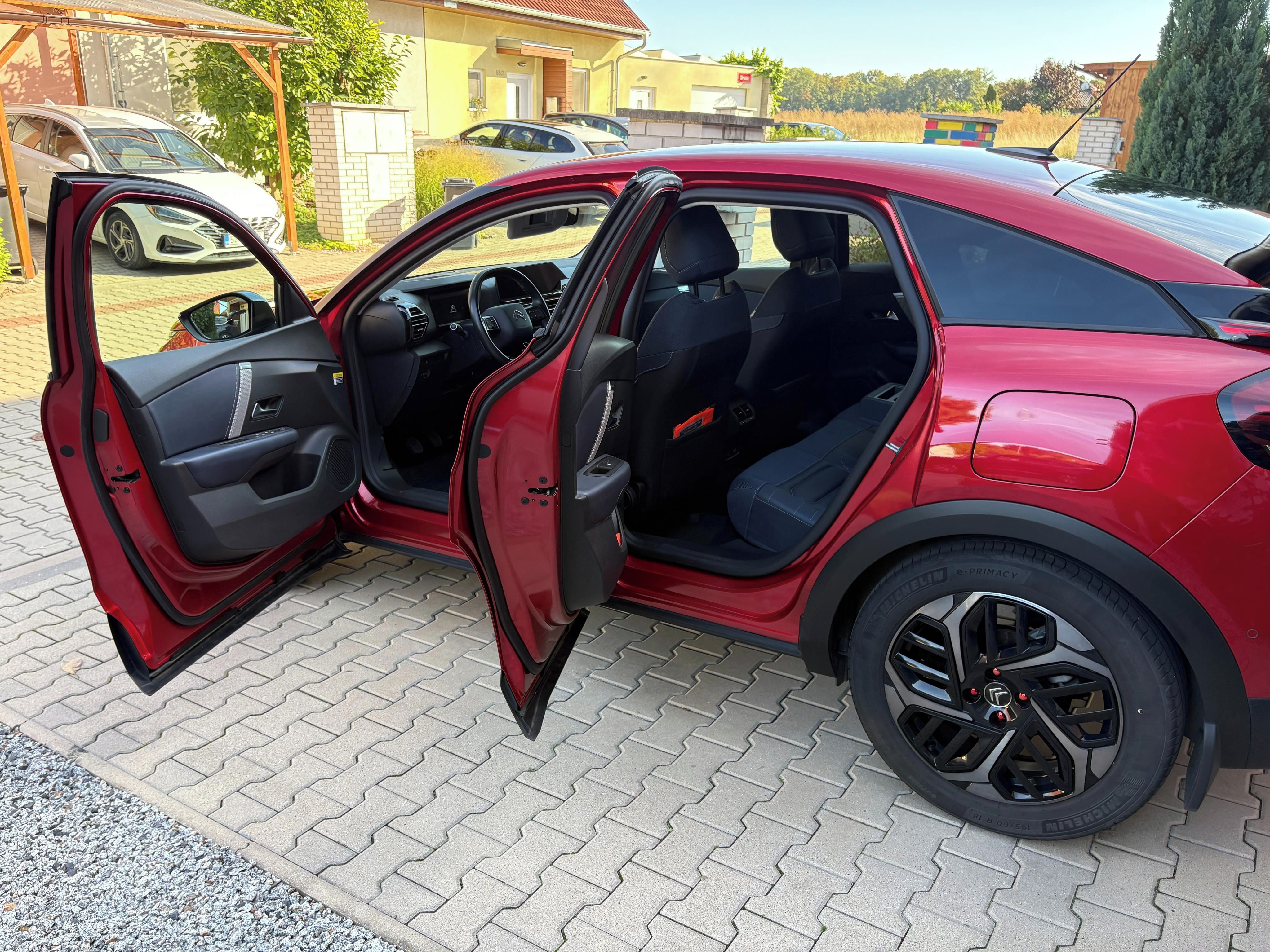 Citroën C4, 1.2. 96 kw - fotka 4
