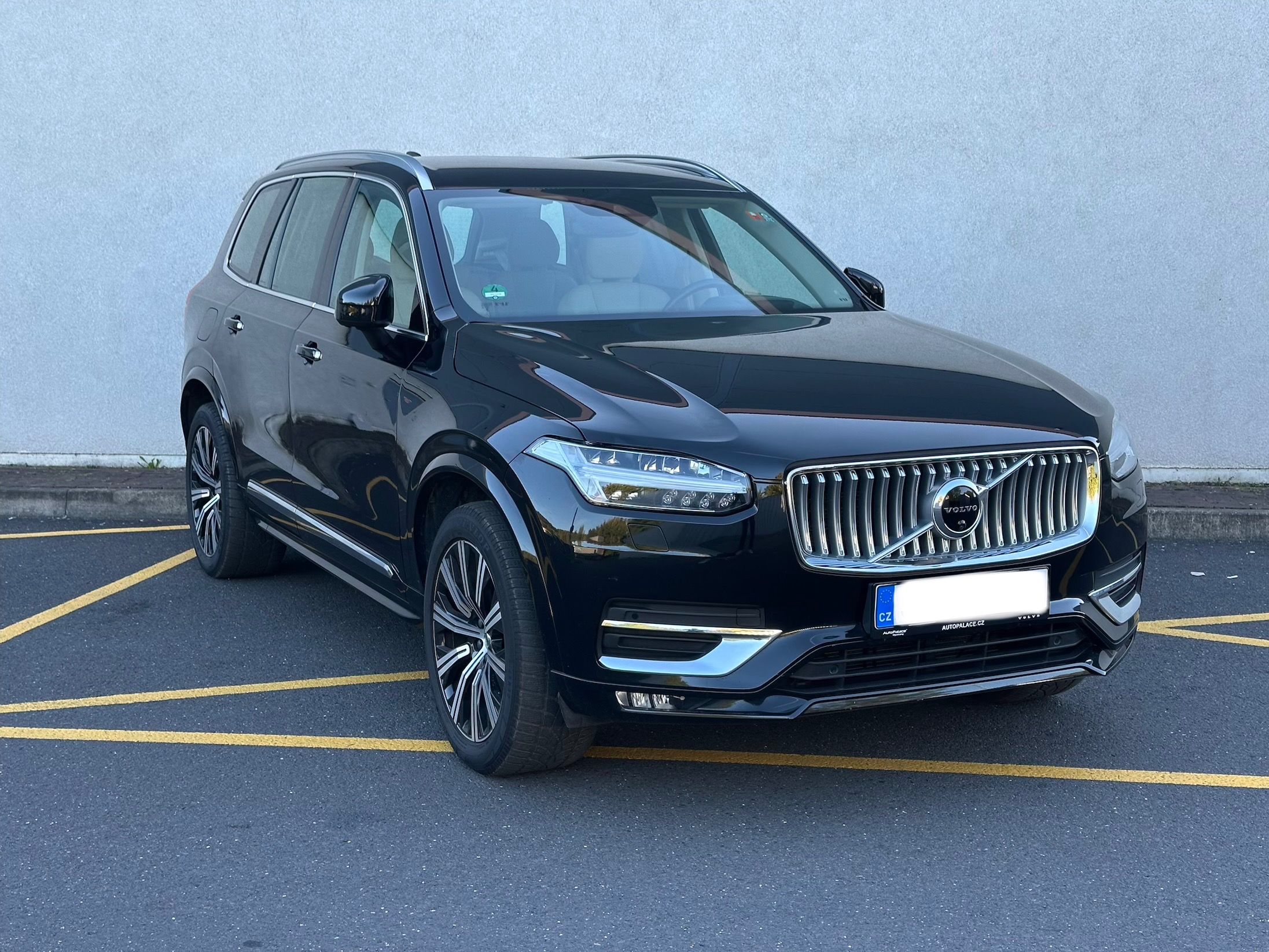 Volvo XC90, 173kw,inscript,7míst,DPH,1.maj