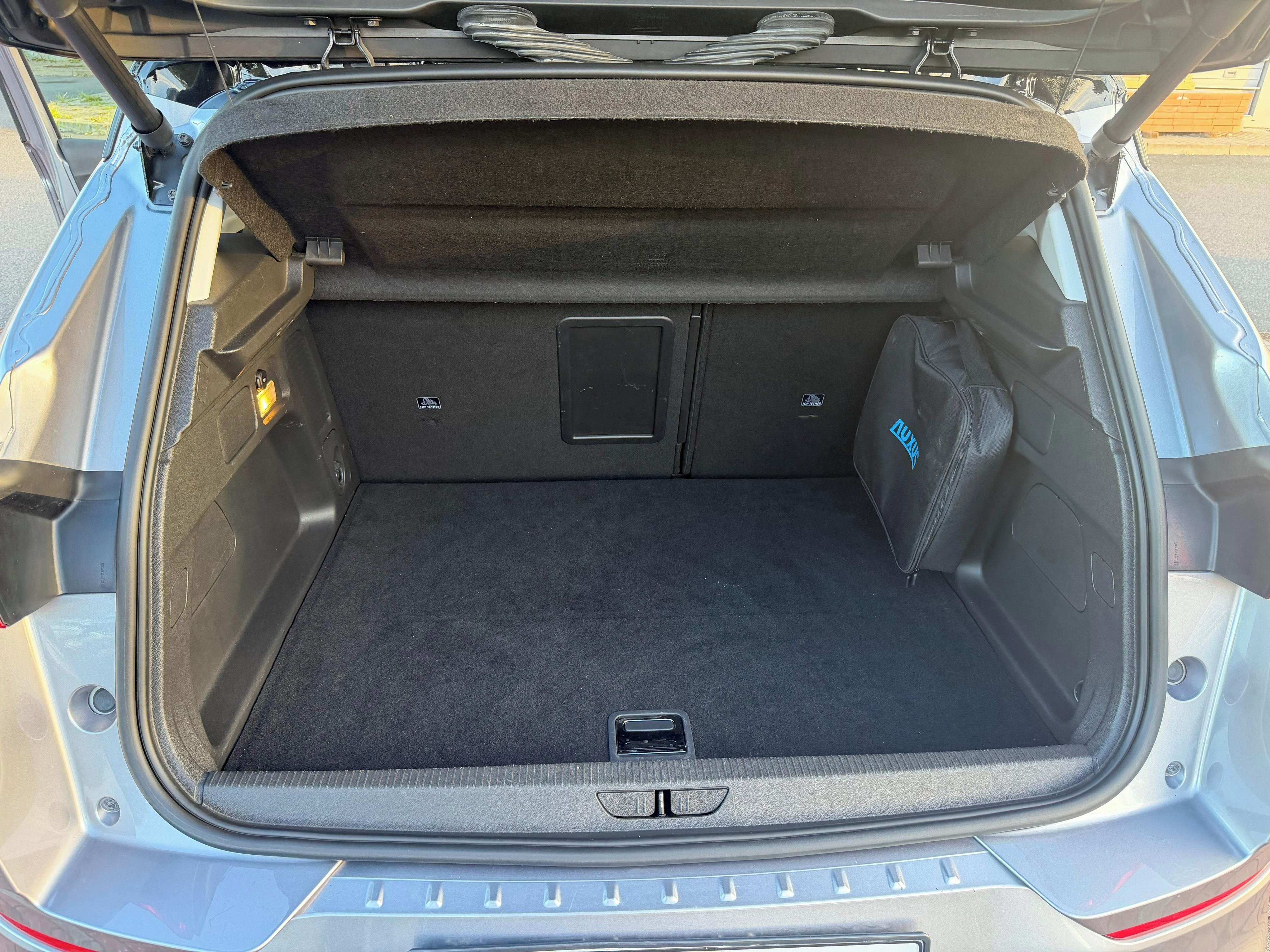 Opel Grandland, 1.6 PHEV Ultimate 4x4 - fotka 6