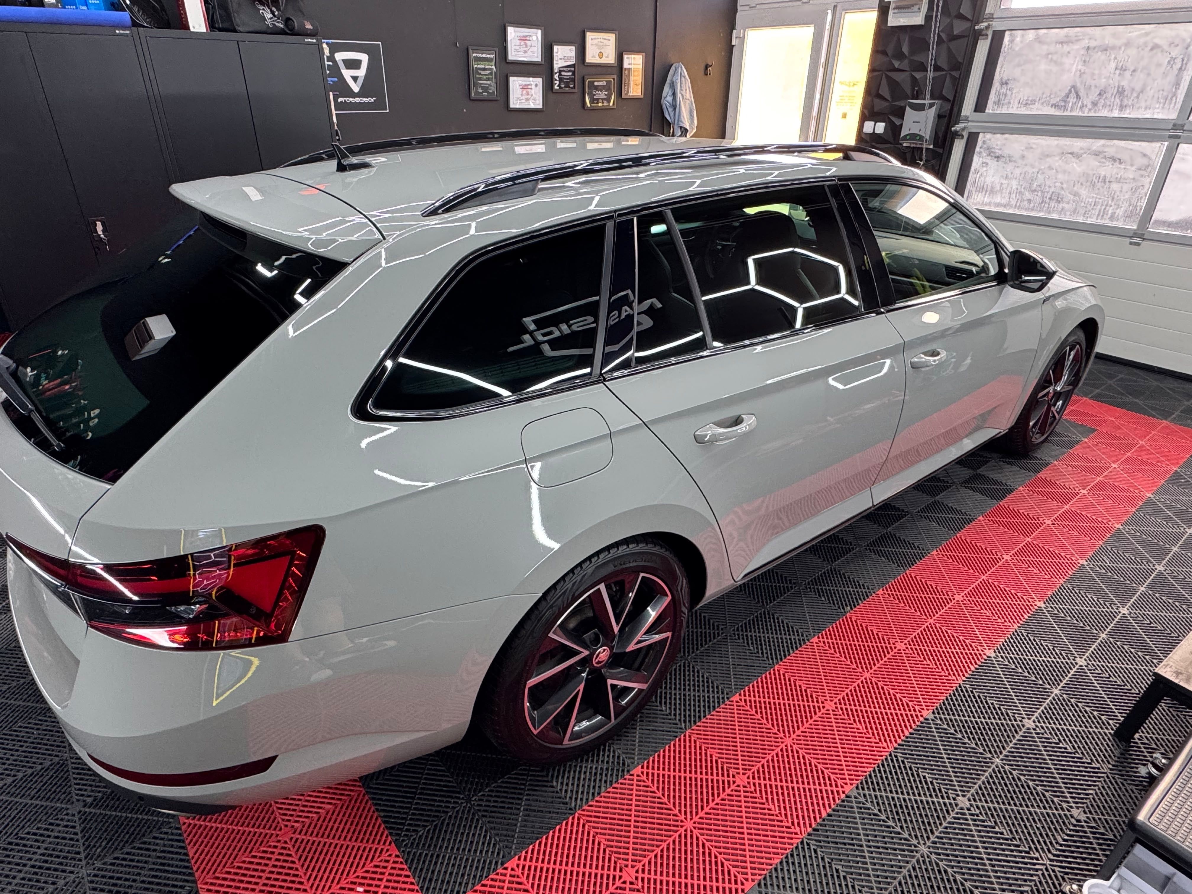 Škoda Superb, Sportline 1.5 TSI - fotka 3