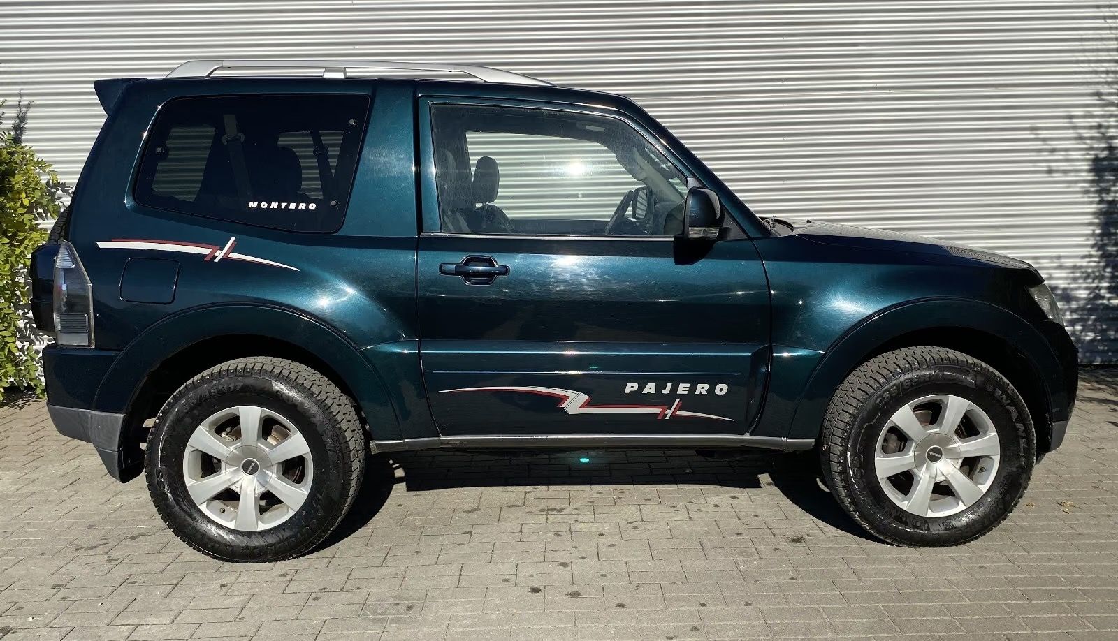 Mitsubishi Pajero, 3.3DI-D.ABSOLUT.TOP.STAV!!KM!! - fotka 5
