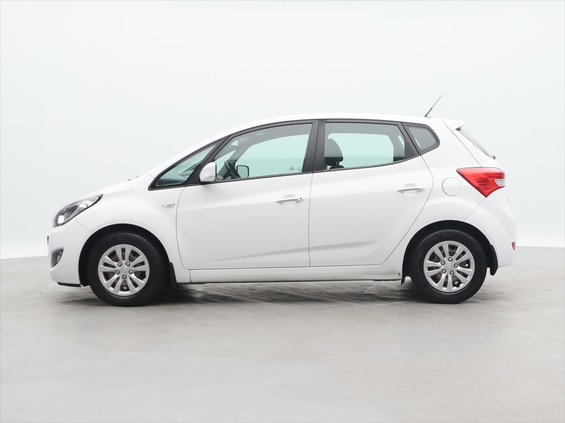 Hyundai ix20, 1,4 CVVT 66kW Trikolor CZ - fotka 4
