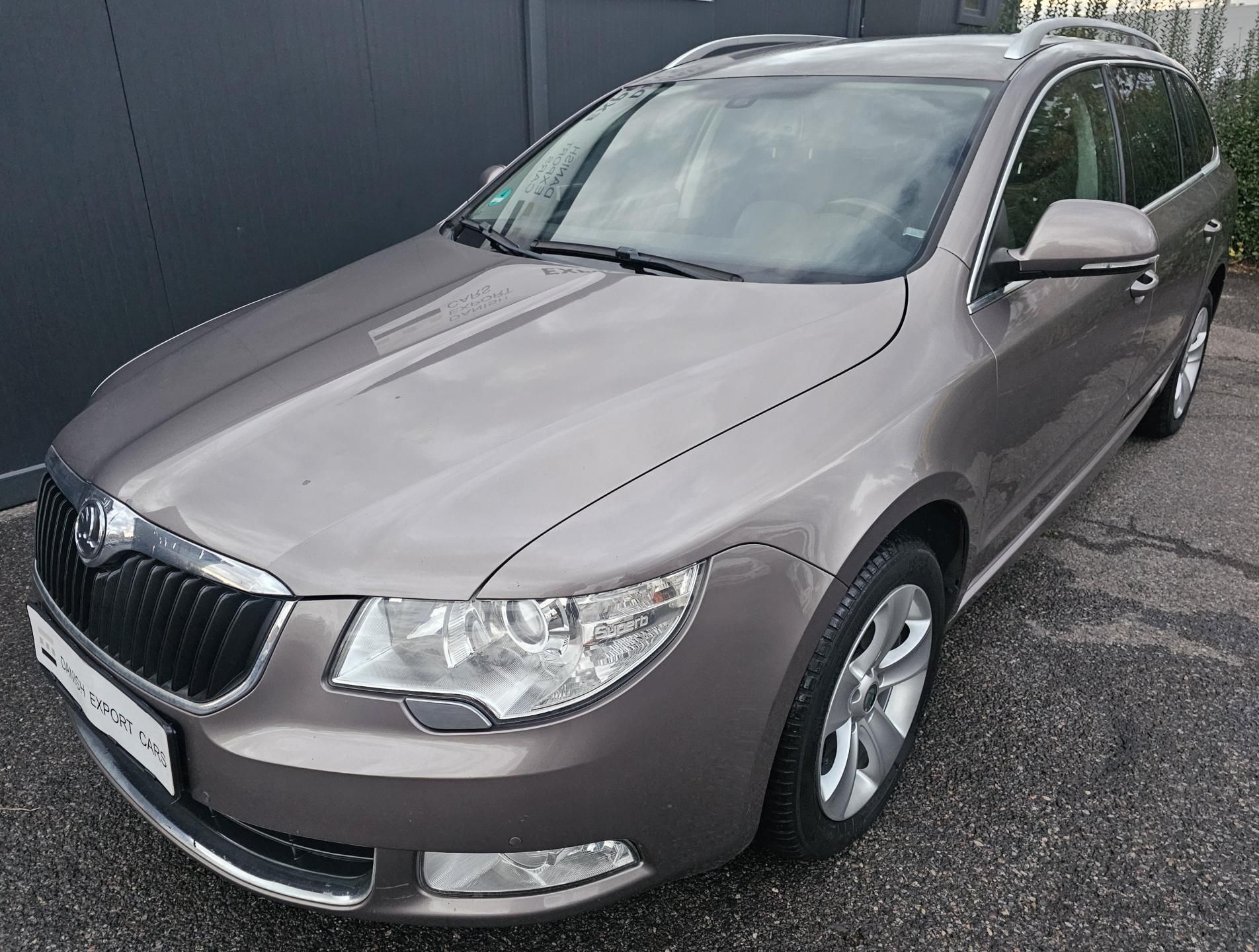 Škoda Superb, 2.0 TDI 103kW,SENZORY,SERVISKA - fotka 3