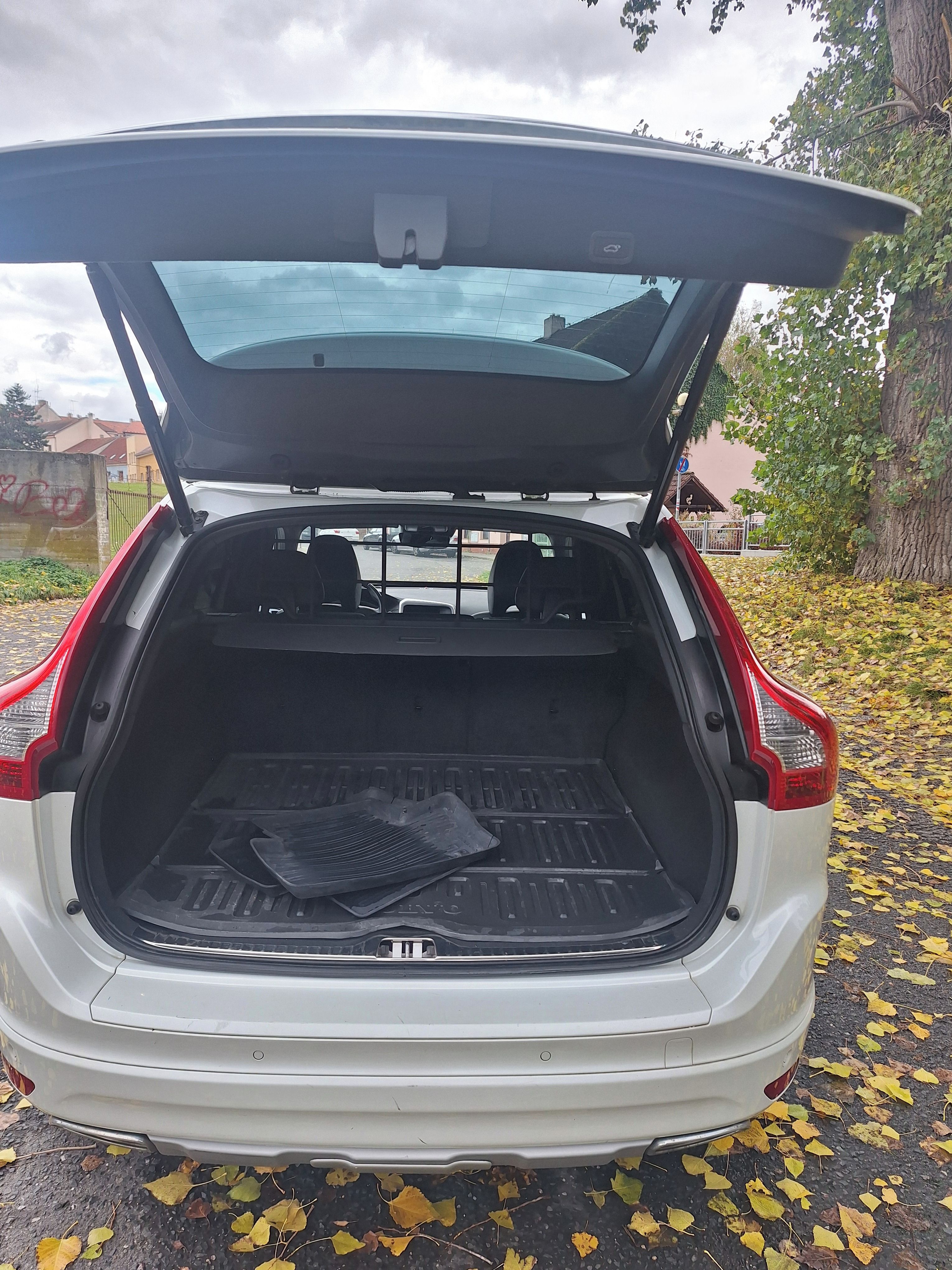 Volvo XC60, D4,140 kW, 2015, 140 600km - fotka 5