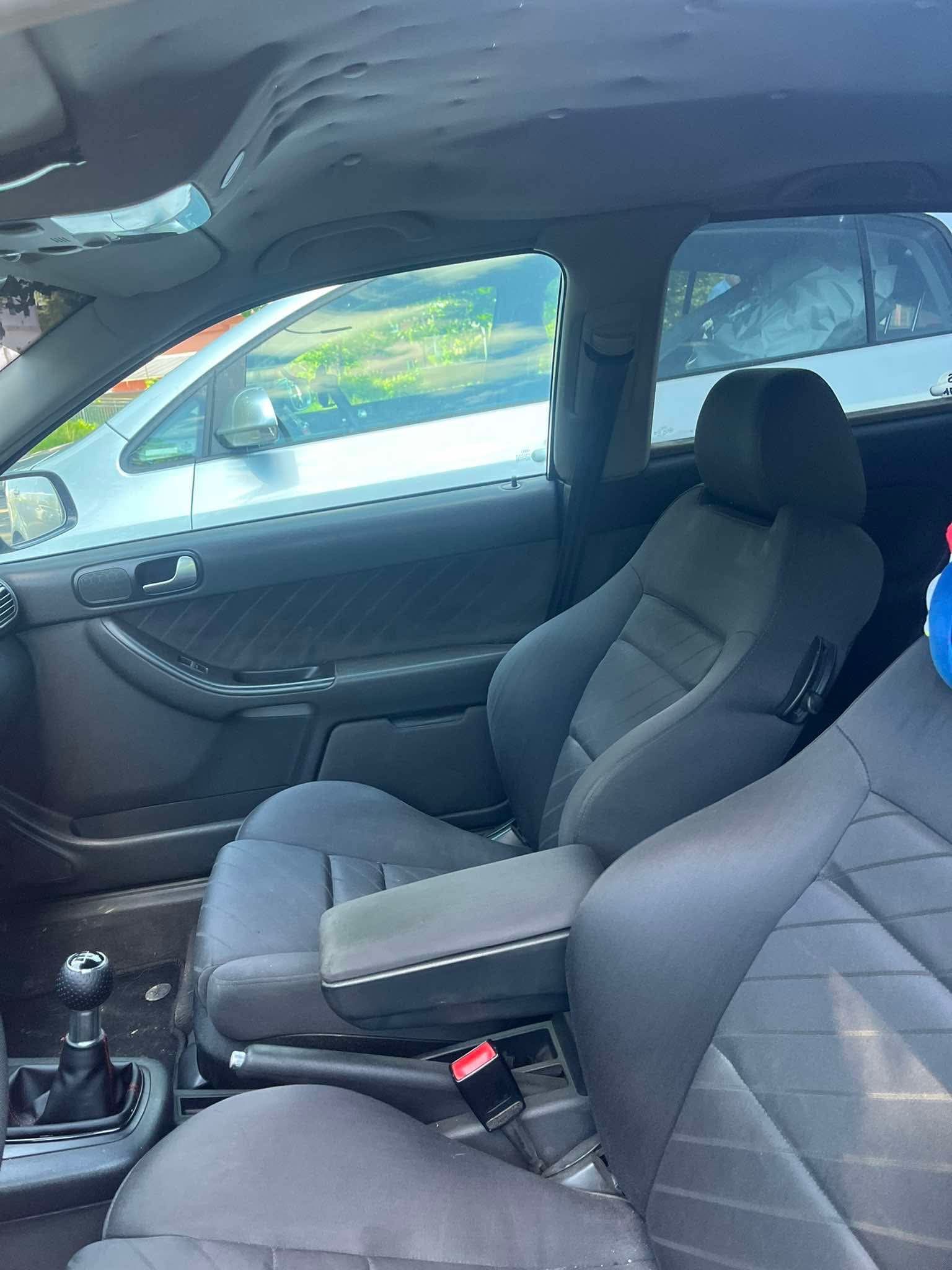 Audi A3, 1.8 turbo servisováno - fotka 3