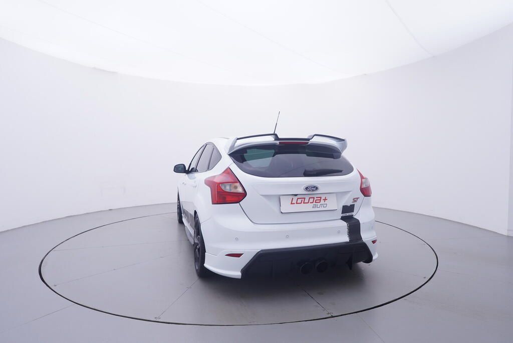 Ford Focus, ST 2.0 2.0L EcoBoost 184 kW - fotka 4