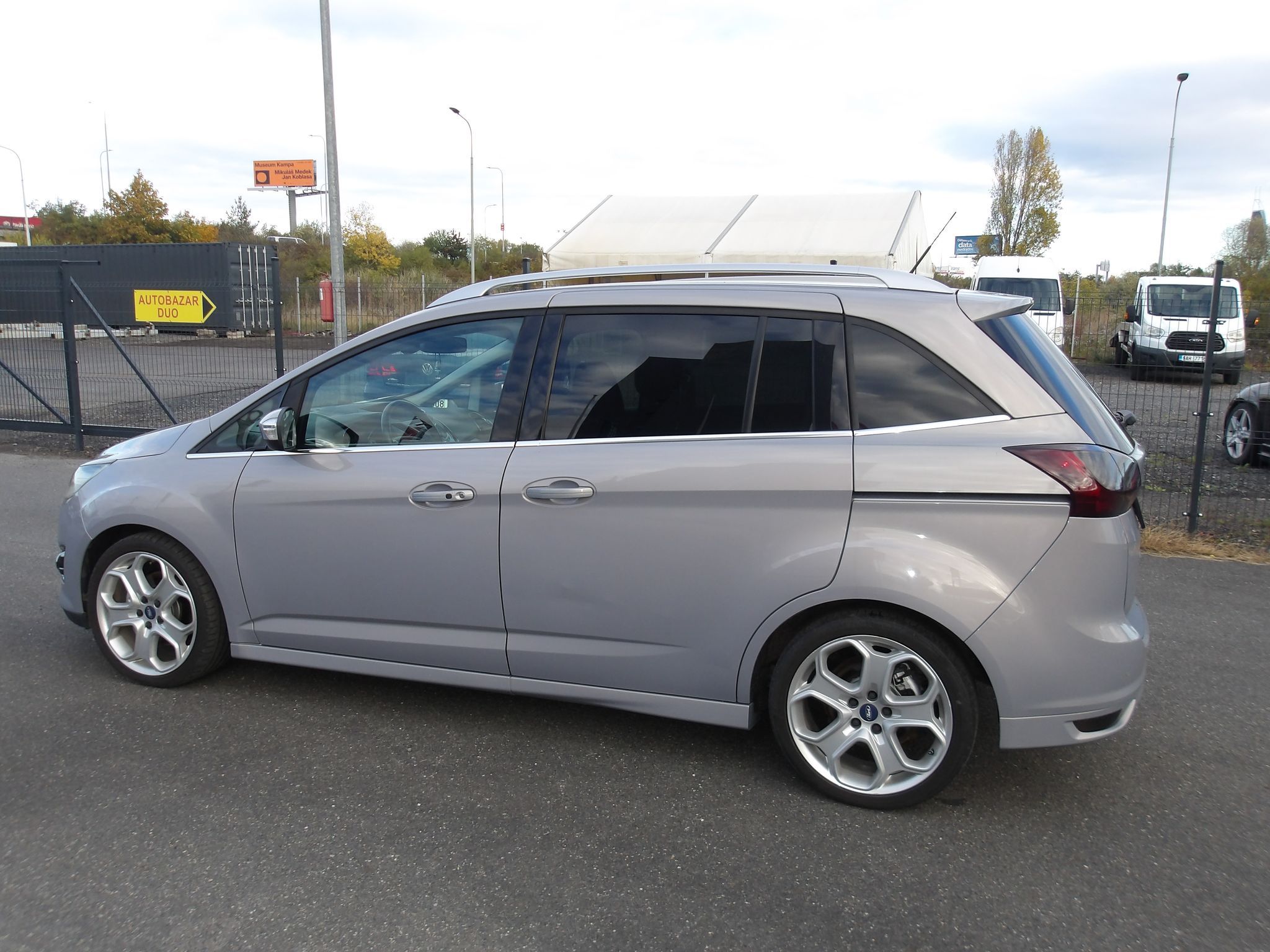 Ford Grand C-MAX, 1,6TDCi KRASAVEC !!! 7 MÍST ! - fotka 4