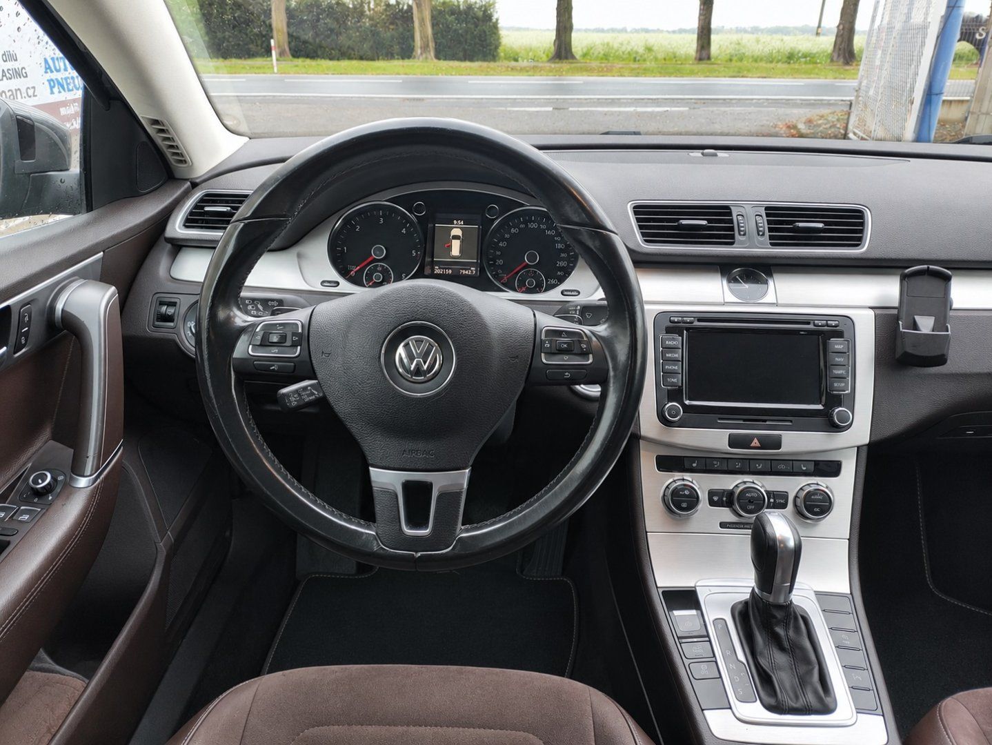 Volkswagen Passat, 2,0 TDi Highline - fotka 6