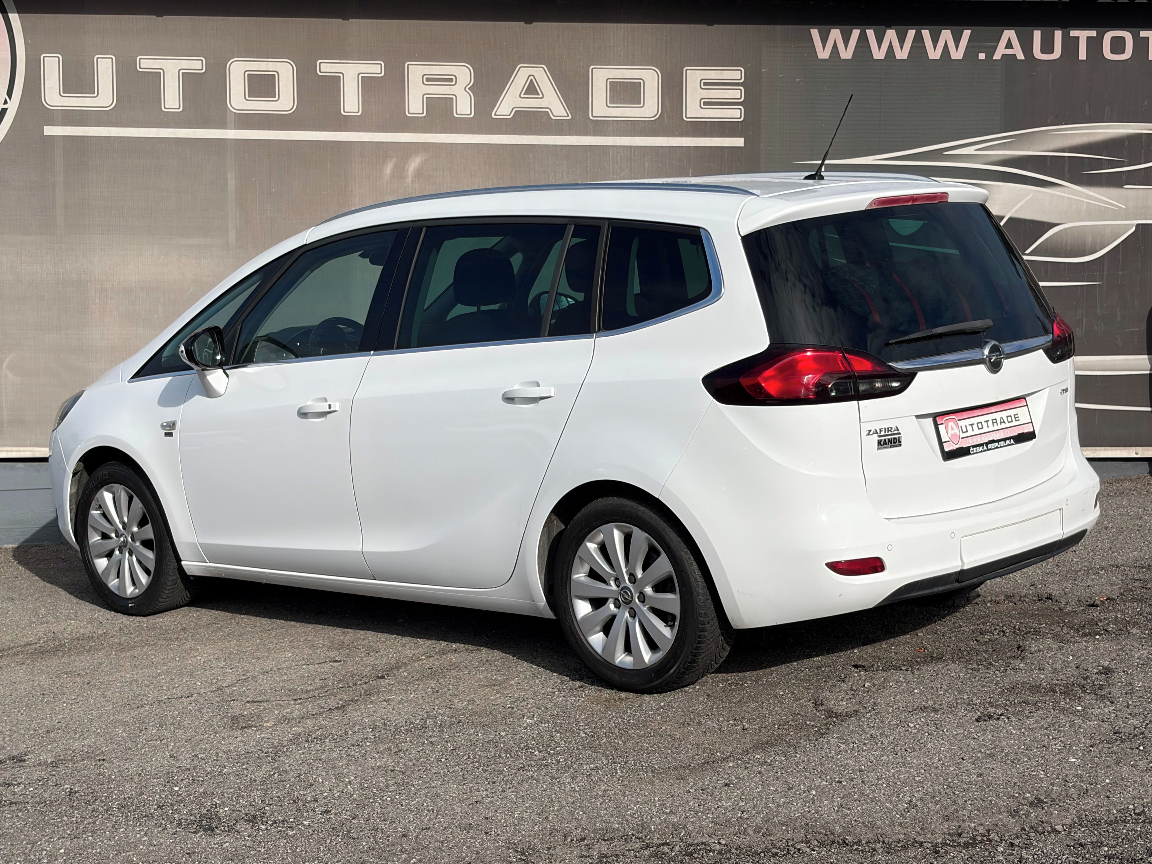 Opel Zafira, 2.0 CDTi 81kW, 2x kola, 7 míst - fotka 3