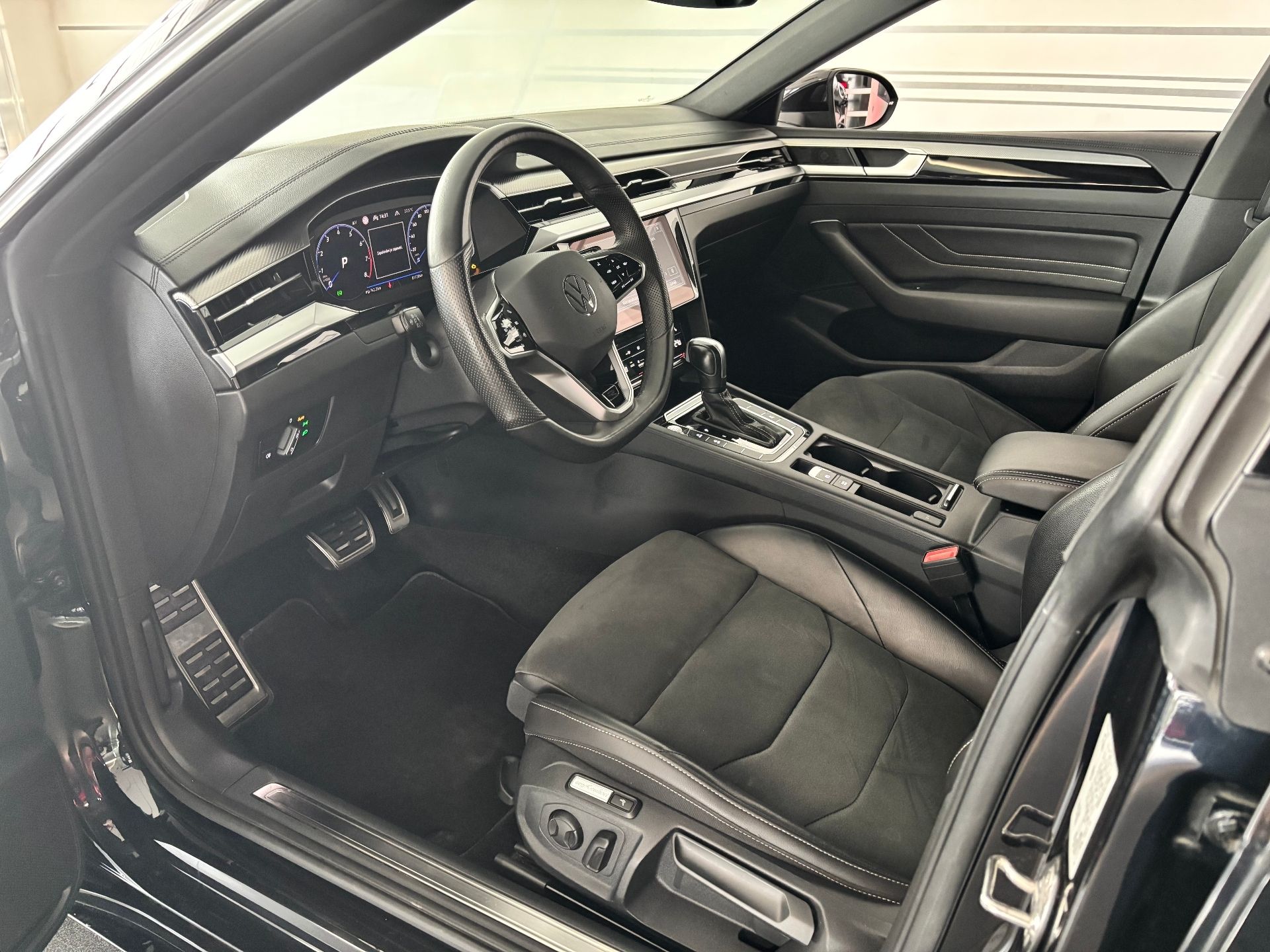 Volkswagen Arteon Shooting Brake, R-Line 2.0 TSI (140kW/190k) DS - fotka 6