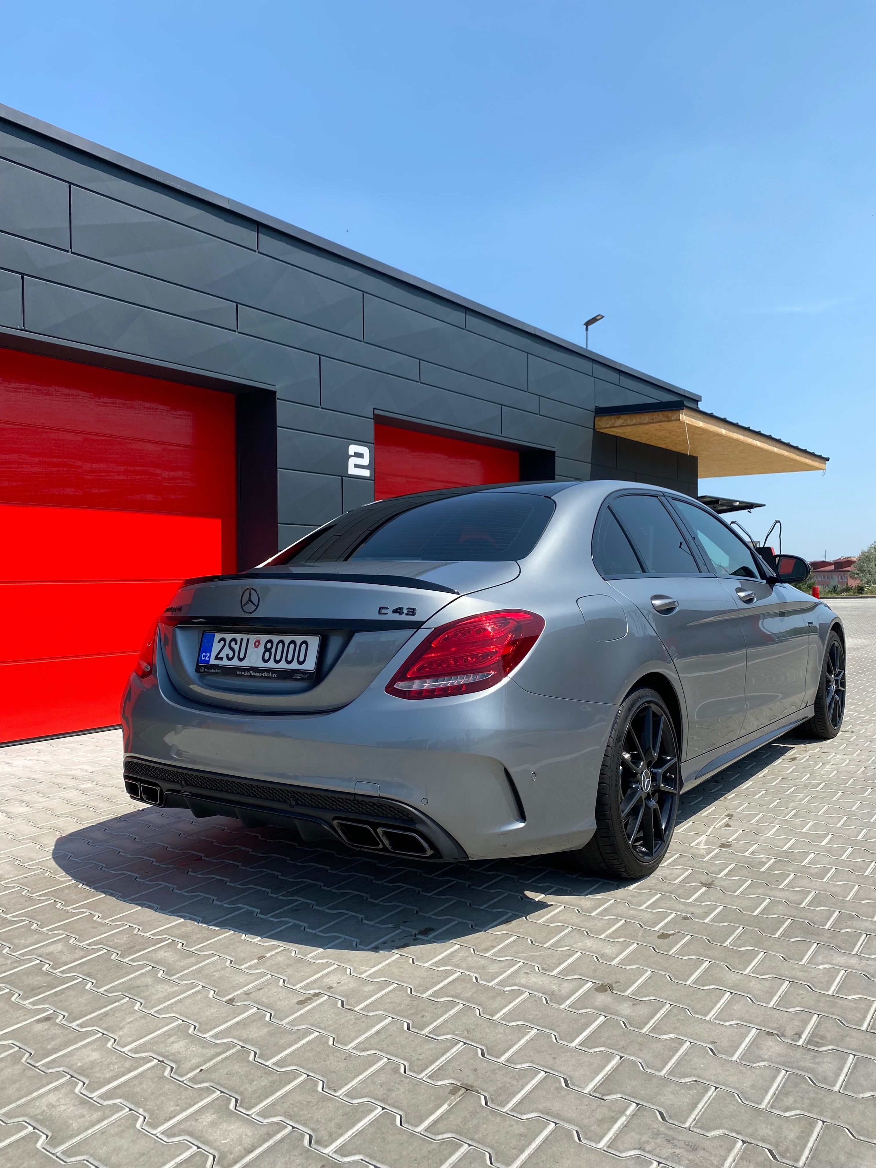 Mercedes-Benz Třídy C, Mercedes Benz C 200 AMG benzín - fotka 2