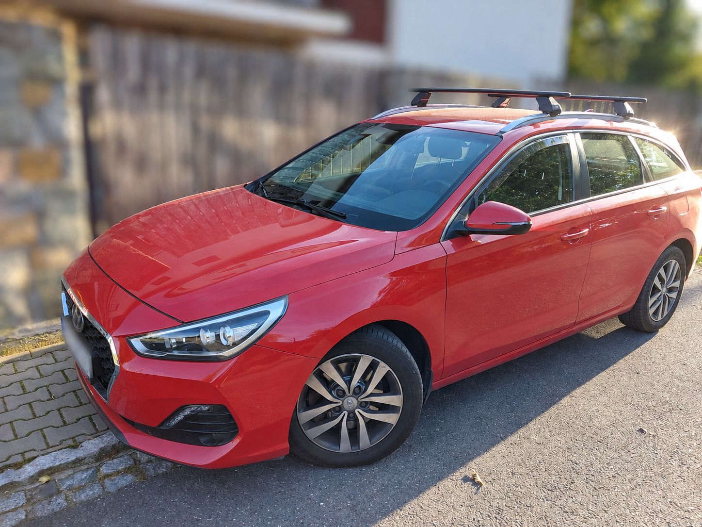 Hyundai i30, 1. maj, ČR, 96xxx km, serviska