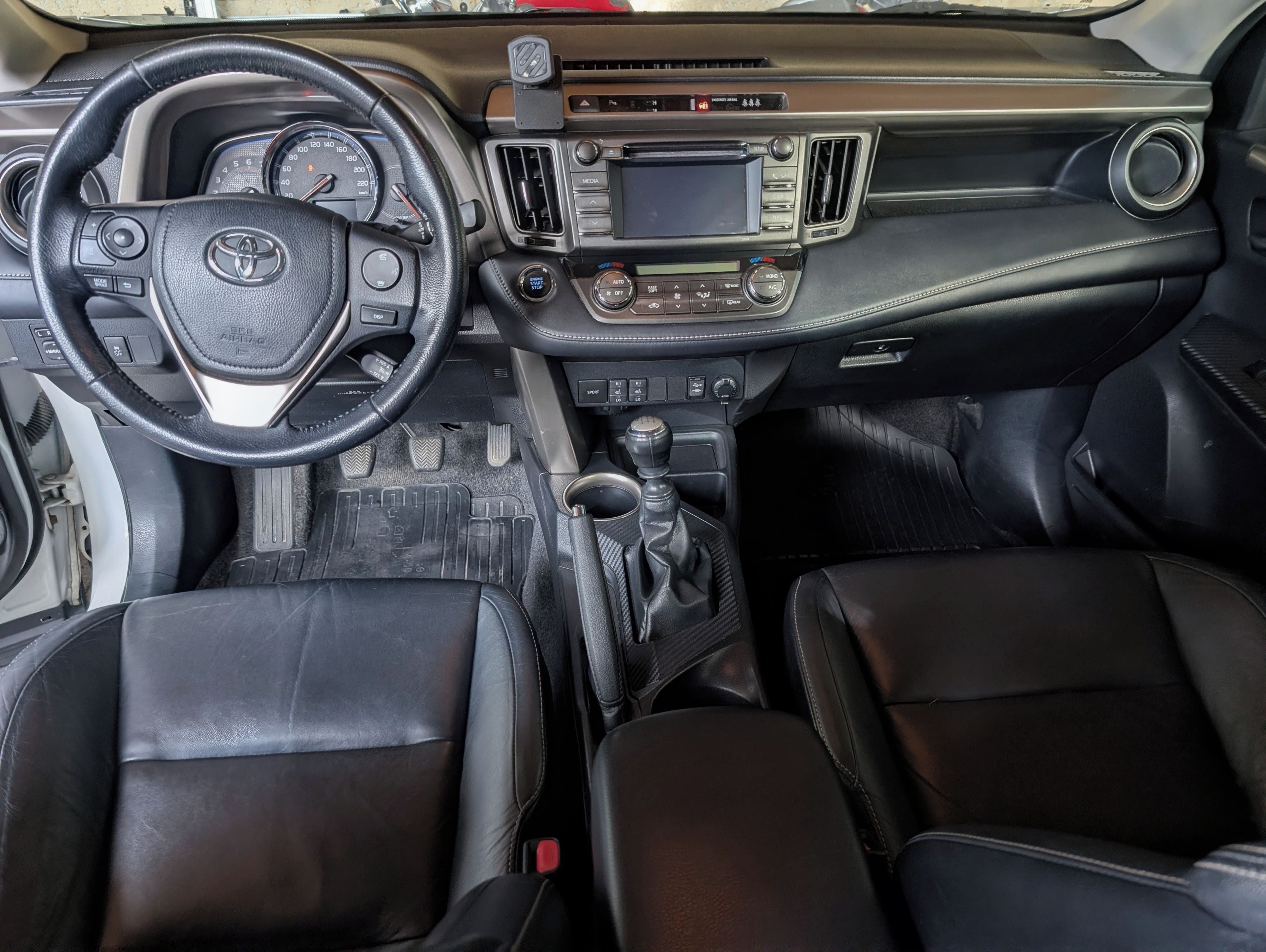 Toyota Rav4, 2,2D, 4x4, SUPER STAV - fotka 4