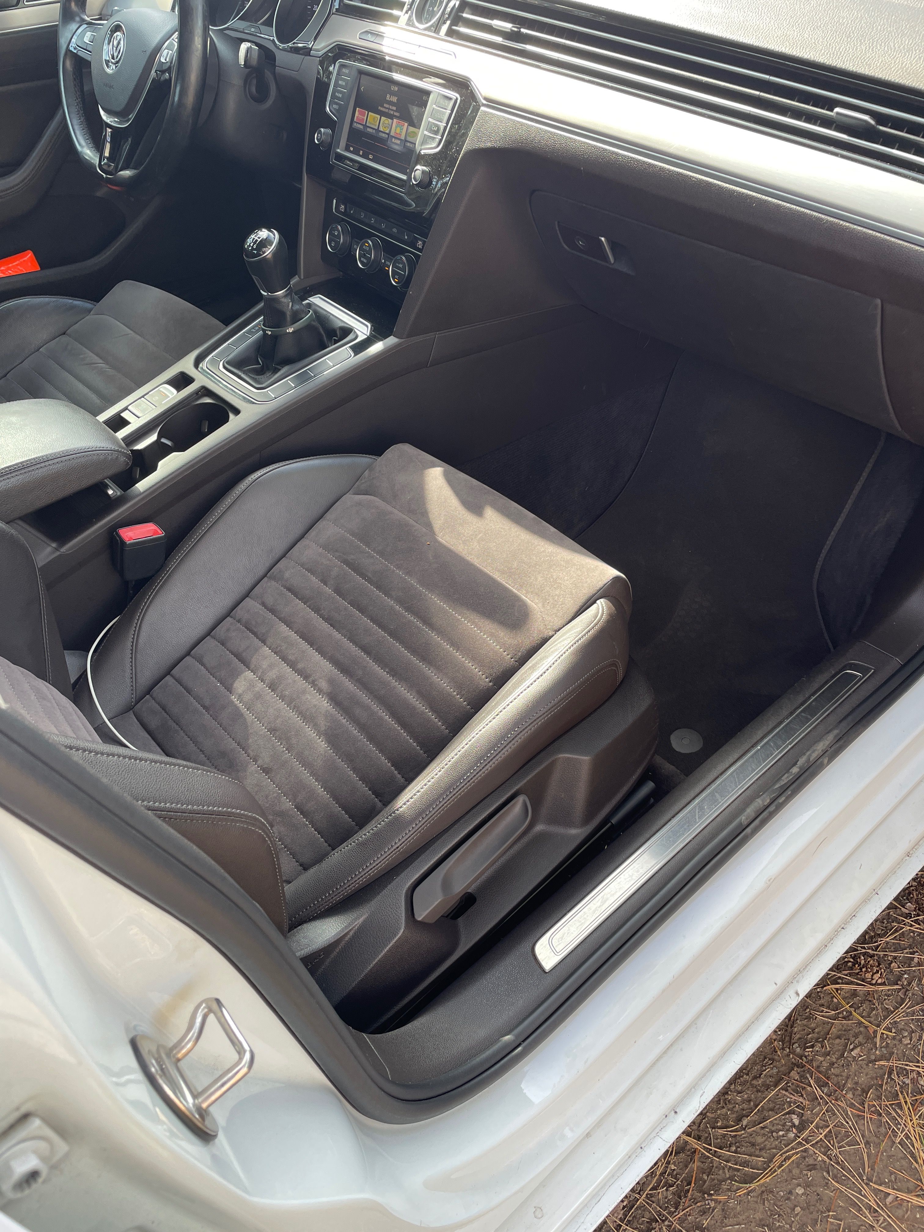 Volkswagen Passat, VW Passat 2,0 TDI Higline - fotka 4