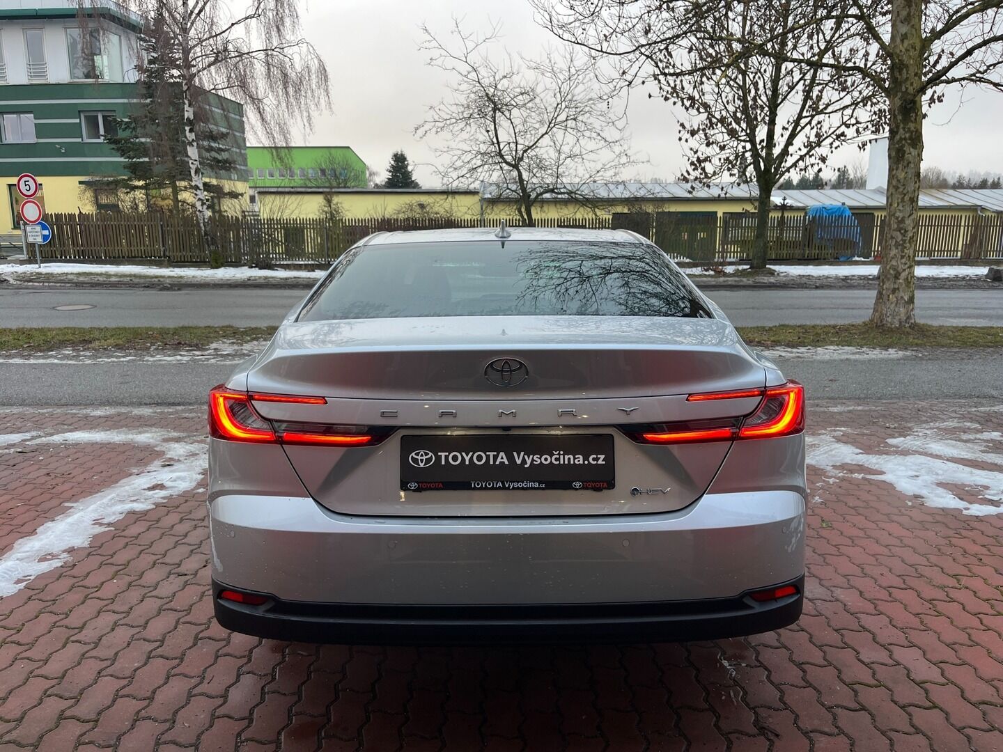 Toyota Camry, 2.5 Hybrid 230 koní - Prestige - fotka 6