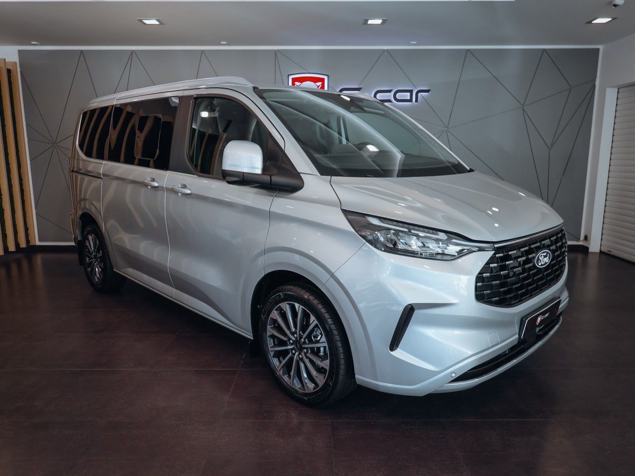 Ford Tourneo Custom, 2.0 EcoBlue Titanium X - fotka 2