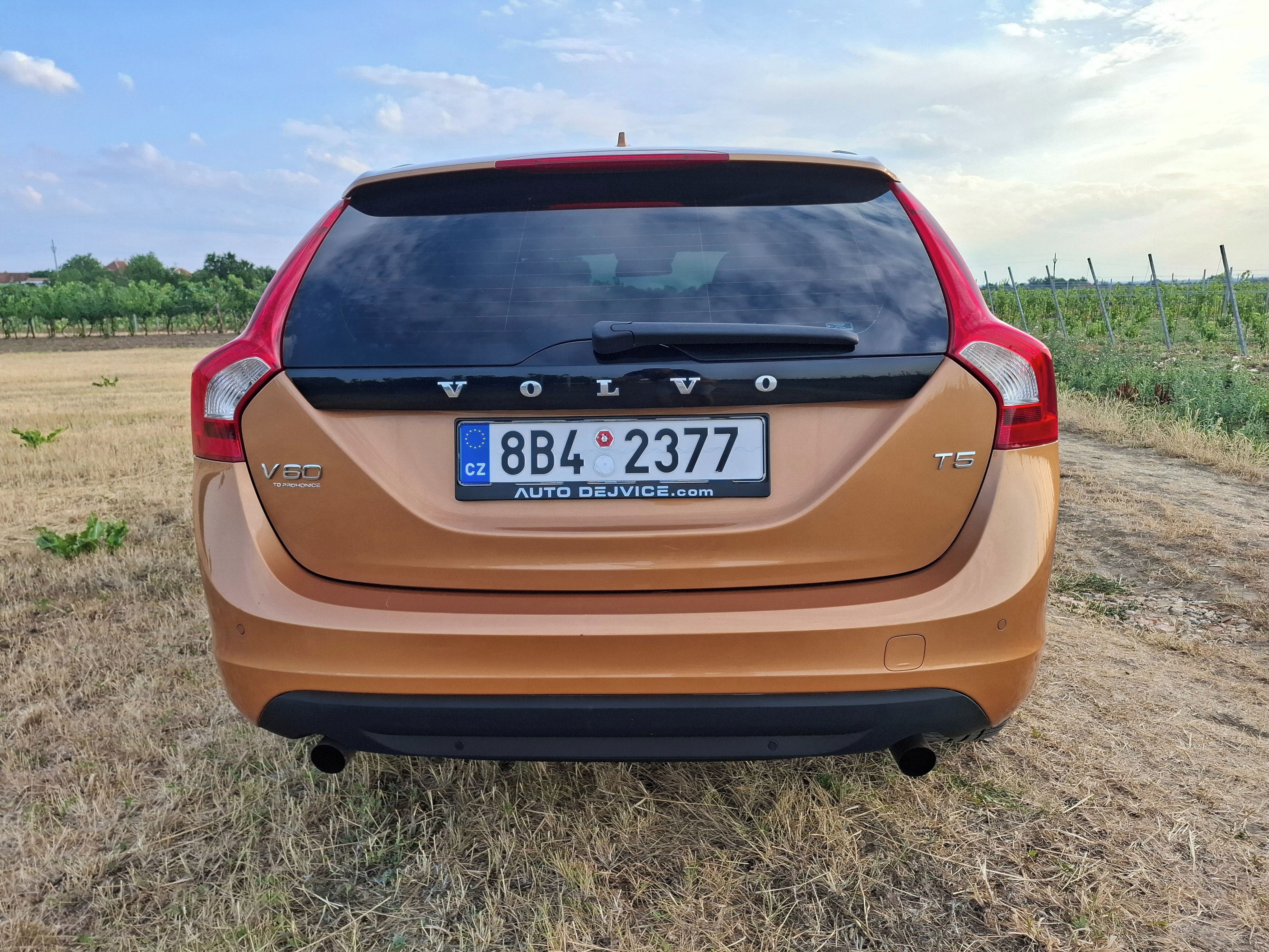 Volvo V60, V60 T5 240k adaptivní tempomat - fotka 3