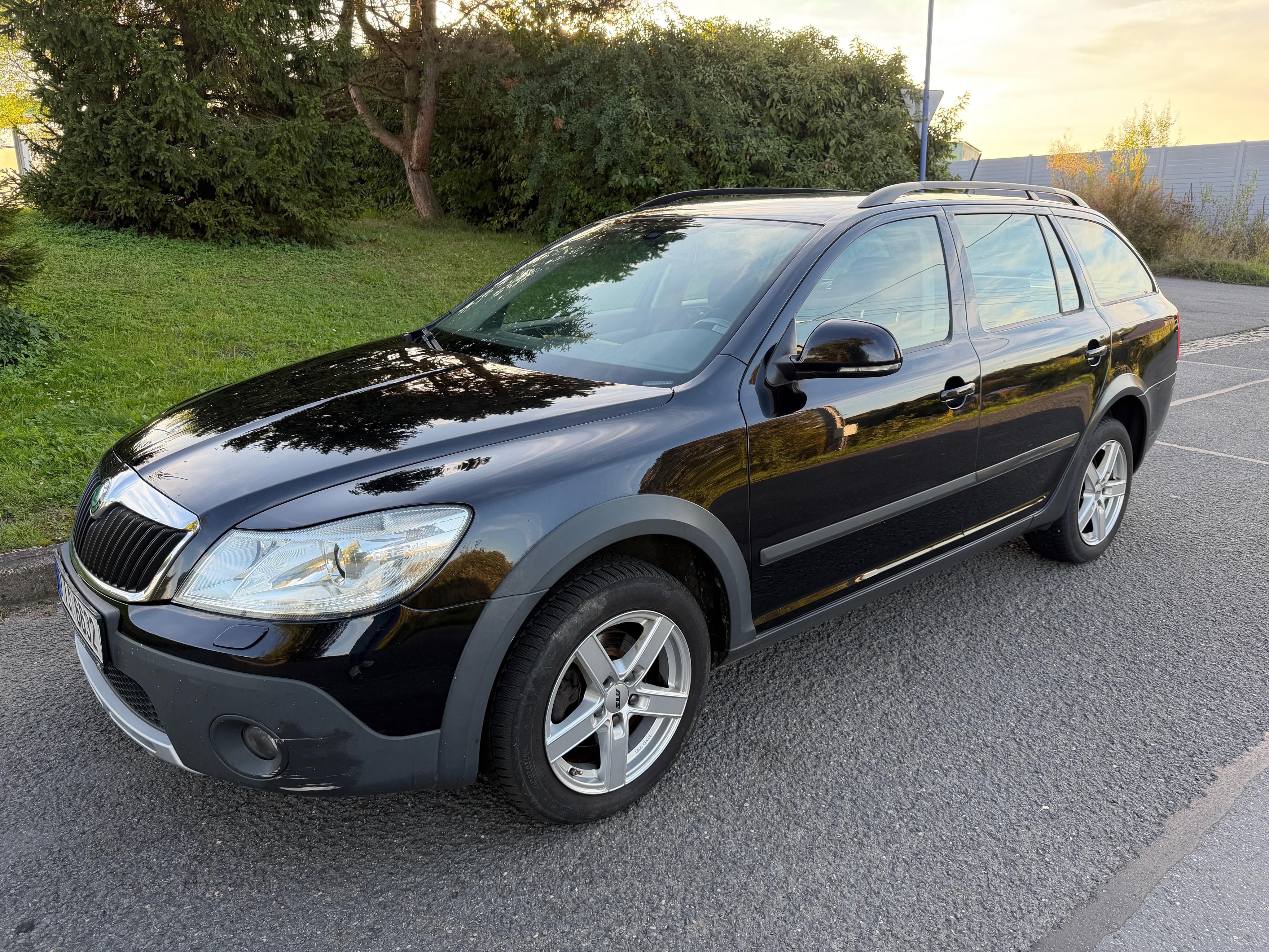 Škoda Octavia, 2.0TDi-SCOUT,manuál,1.maj - fotka 6