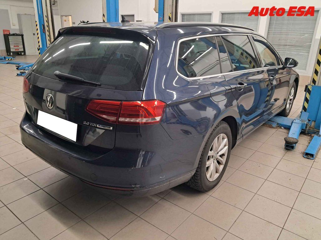 Volkswagen Passat, 2.0 TDi Variant - fotka 2