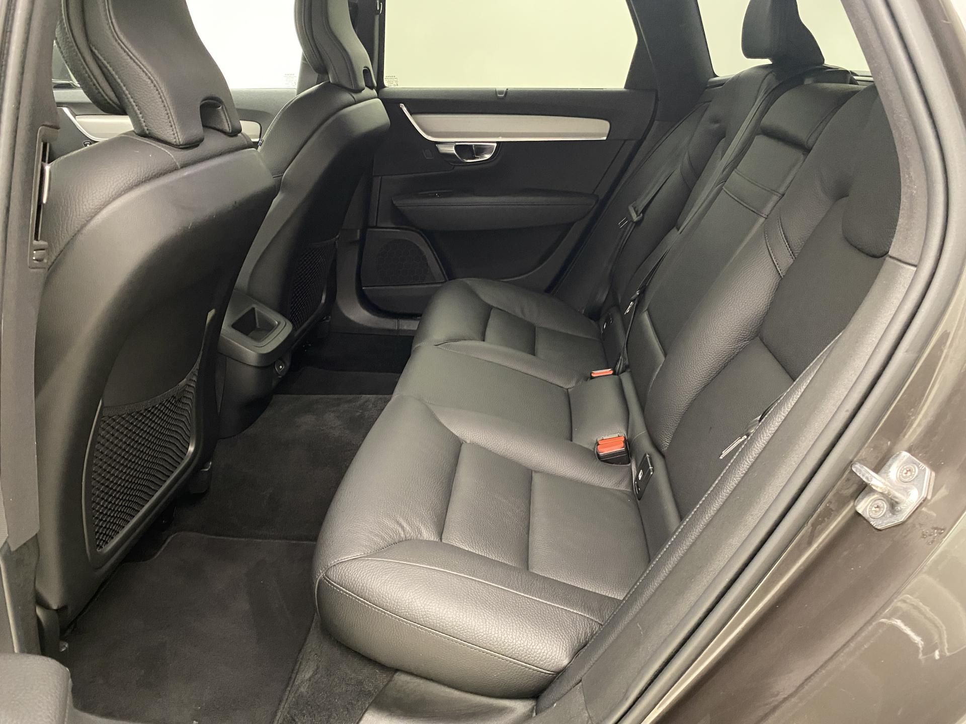 Volvo V90, B4 MOMENTUM AUT CZ - fotka 5