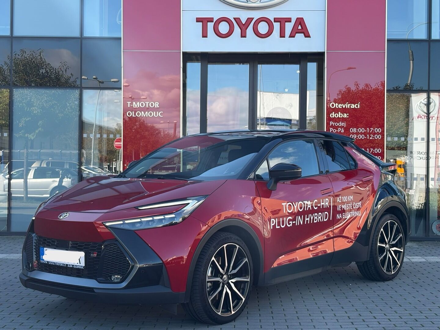 Toyota C-HR, 2.0L PHEV 0 - 1 CVT (2x4) 8L - fotka 2