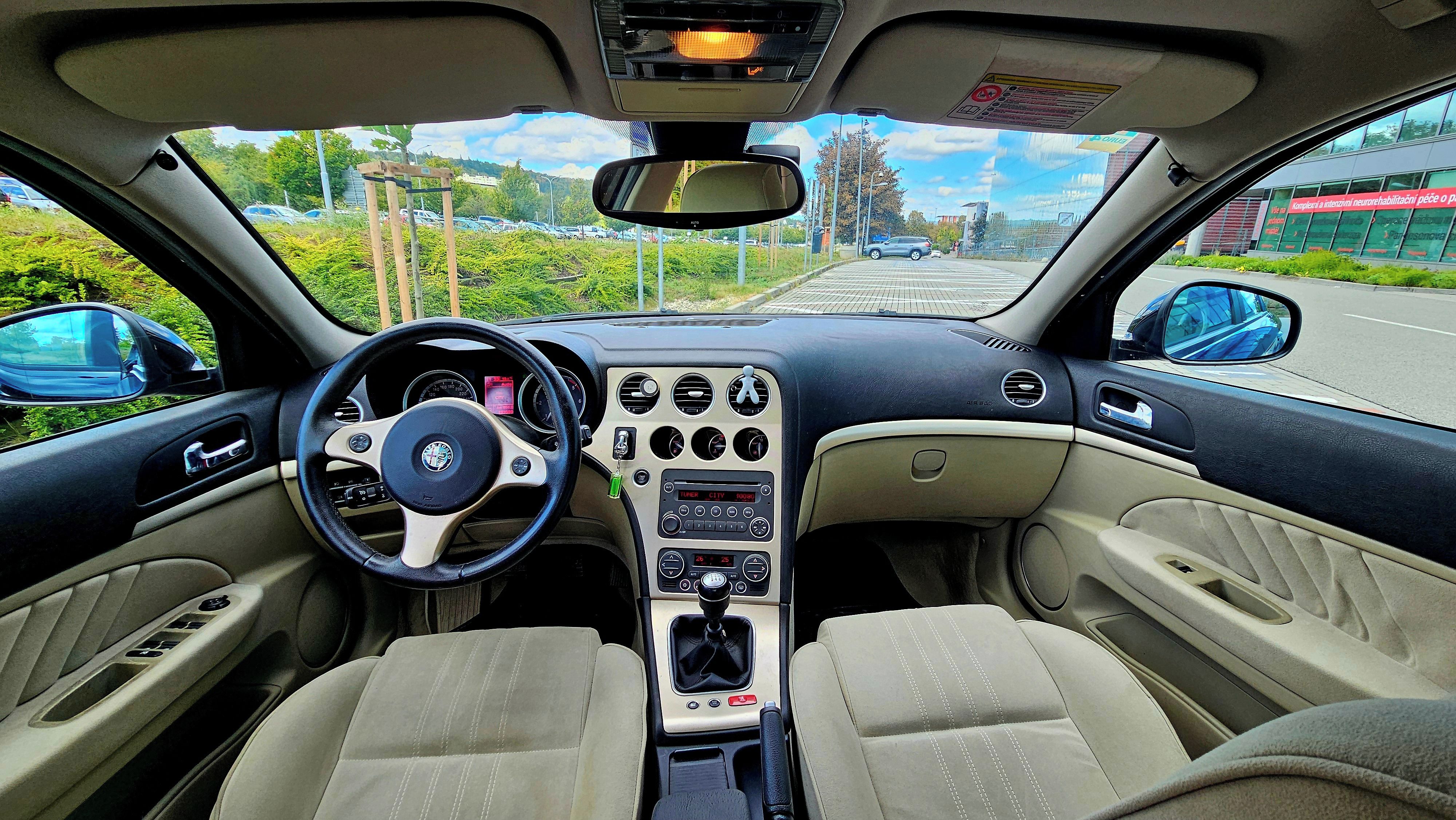 Alfa Romeo 159, 159 1.9 JTDM 110 KW - fotka 4