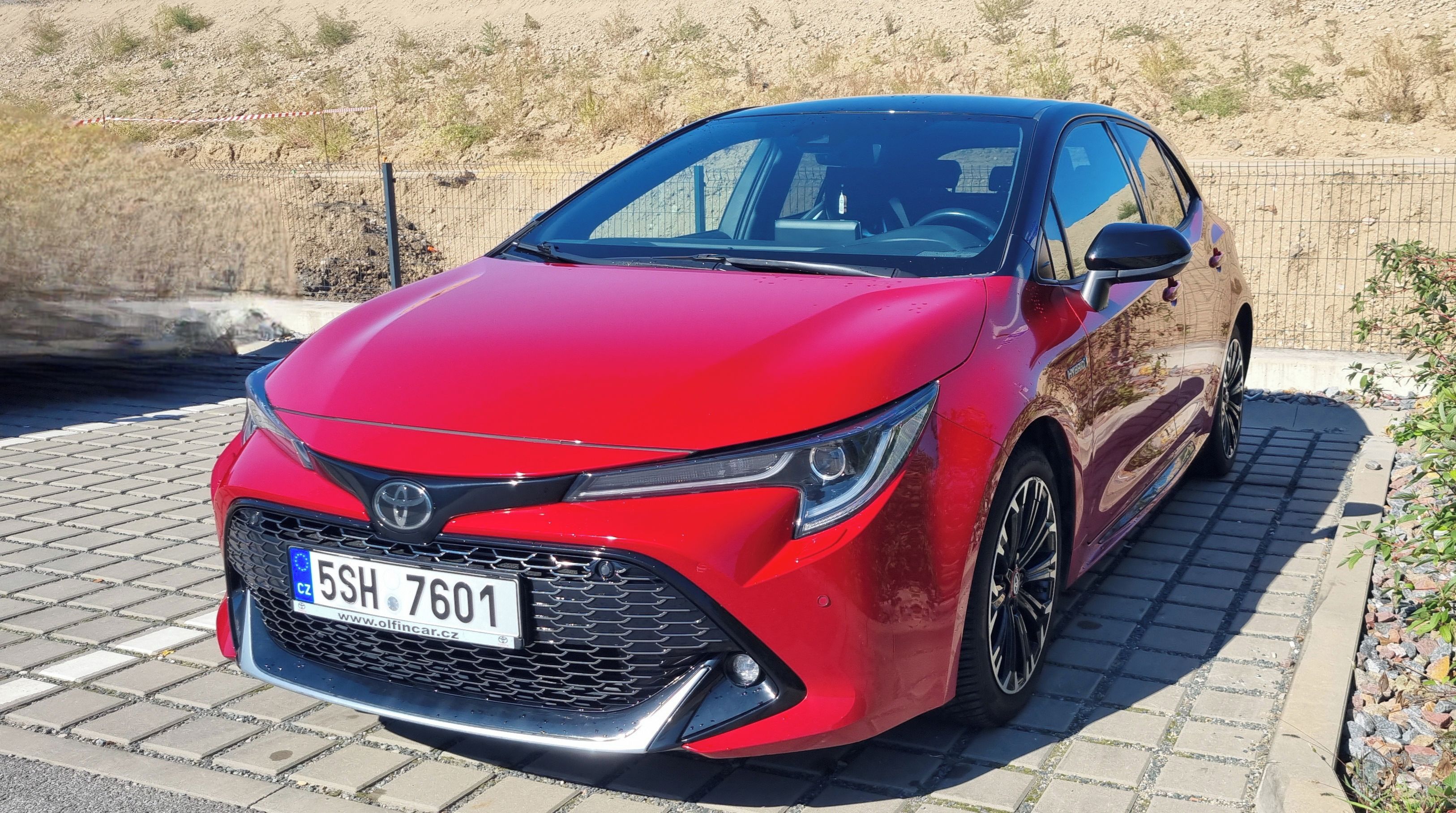 Toyota Corolla, 1.8 hybrid Gr Sport - fotka 3