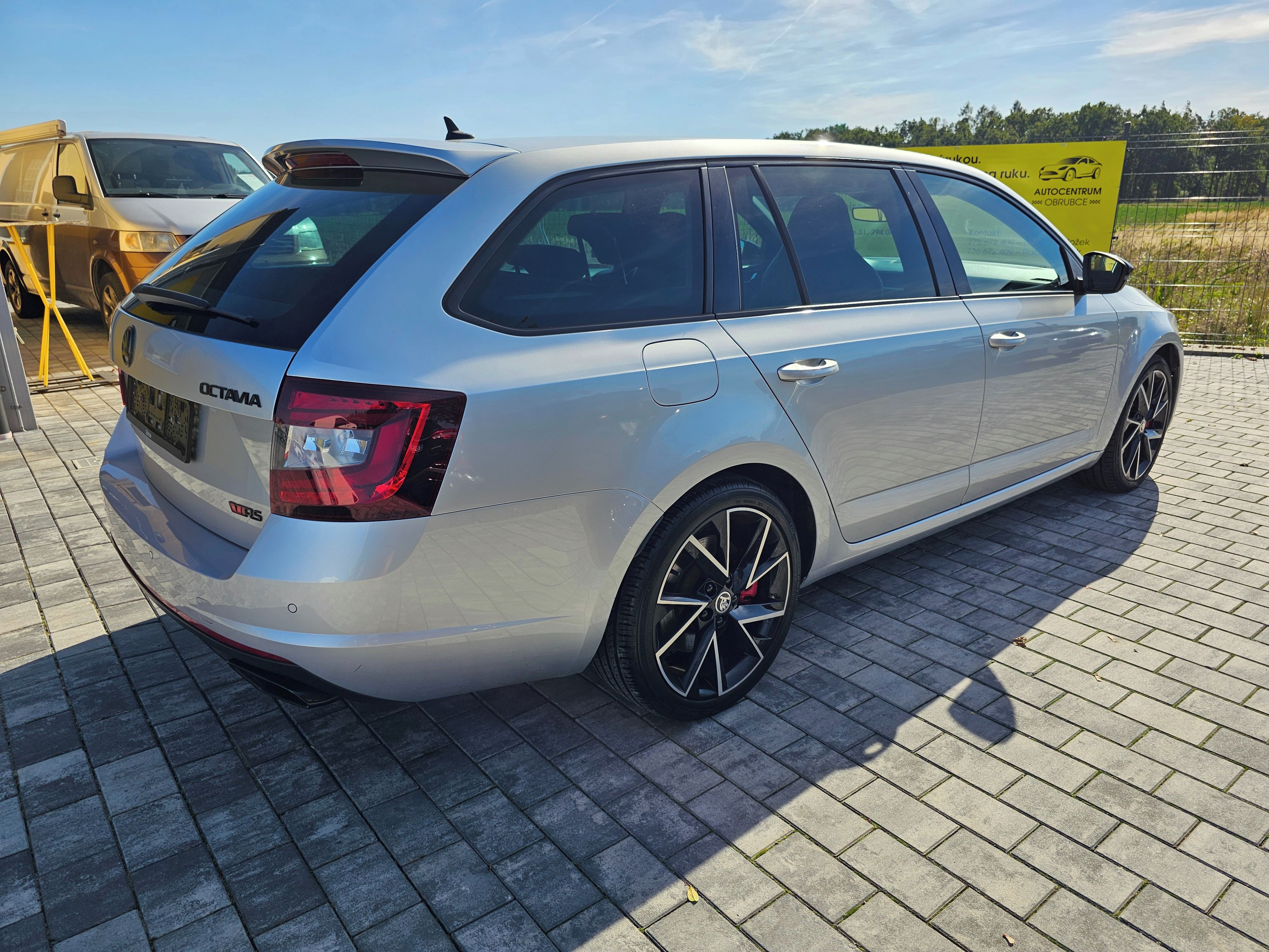 Škoda Octavia, 2.0 TSI 180kw, Servis Škoda - fotka 5
