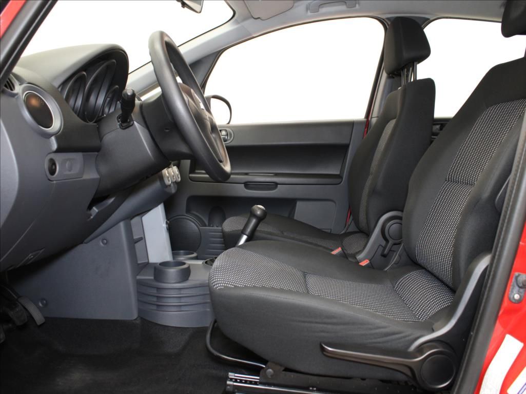 Mitsubishi Colt, 1,1 i 55kW 1.maj.ČR STK 122tkm - fotka 6